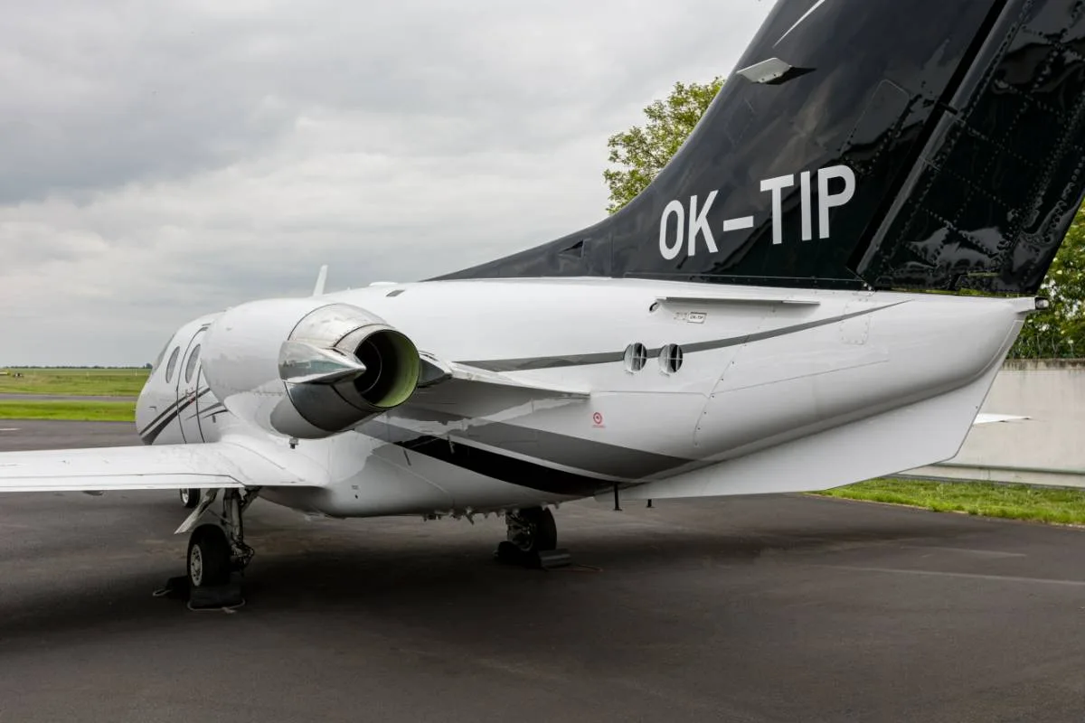 Exterior view of a 1997 Beechcraft Beechjet 400A.