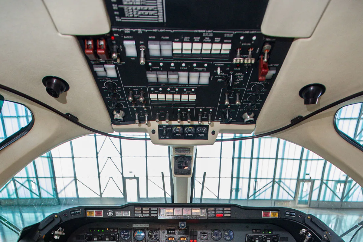 Cockpit and instrument panel of a 1997 Beechcraft Beechjet 400A.
