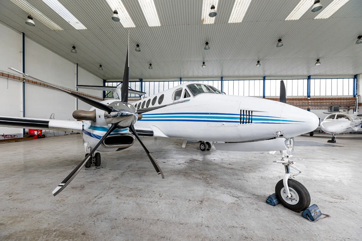 Exterior view of a 2001 Beechcraft King Air 350.