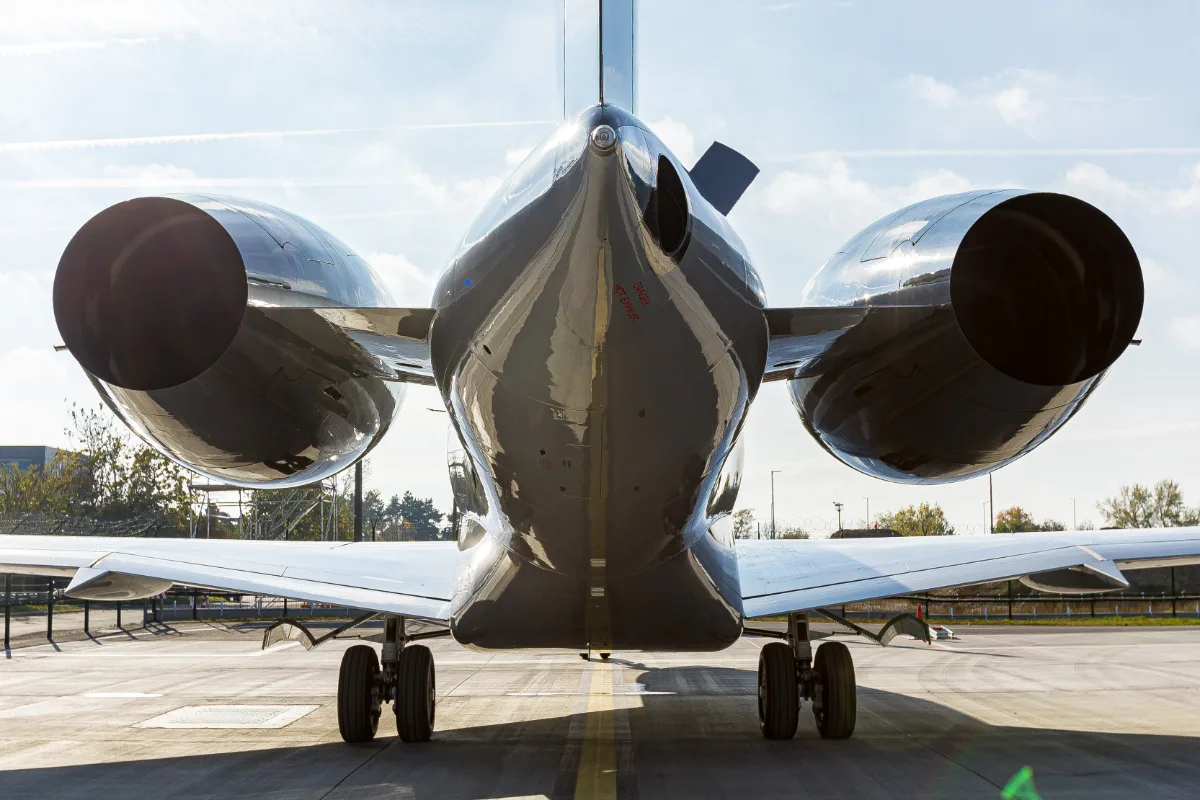 Exterior view of a 2006 Bombardier Global 5000.