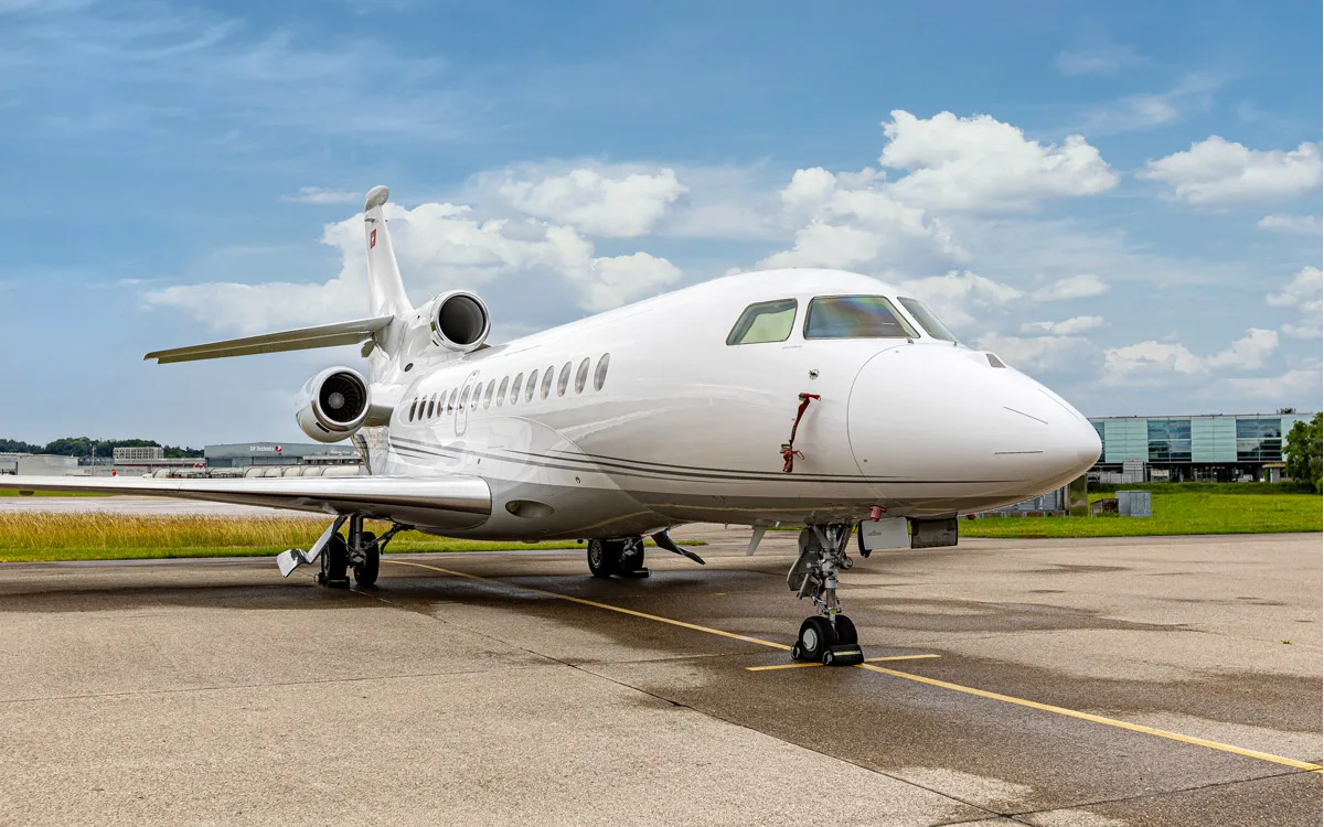 Exterior view of a 2008 Dassault Falcon 7X.