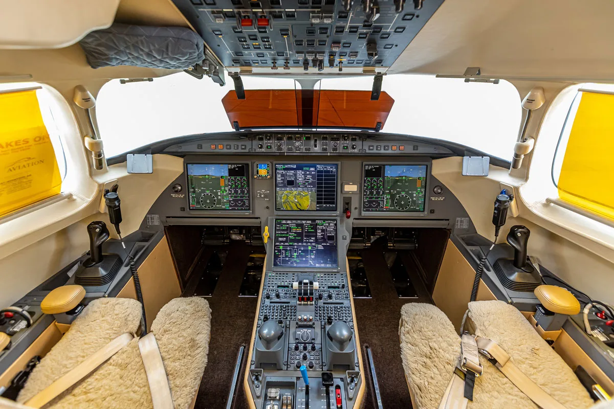 Cockpit and instrument panel of a 2008 Dassault Falcon 7X.