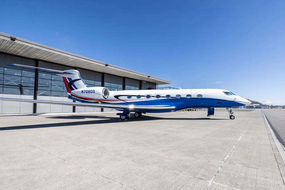 Exterior view of a 2017 Gulfstream 650ER, N708DS.