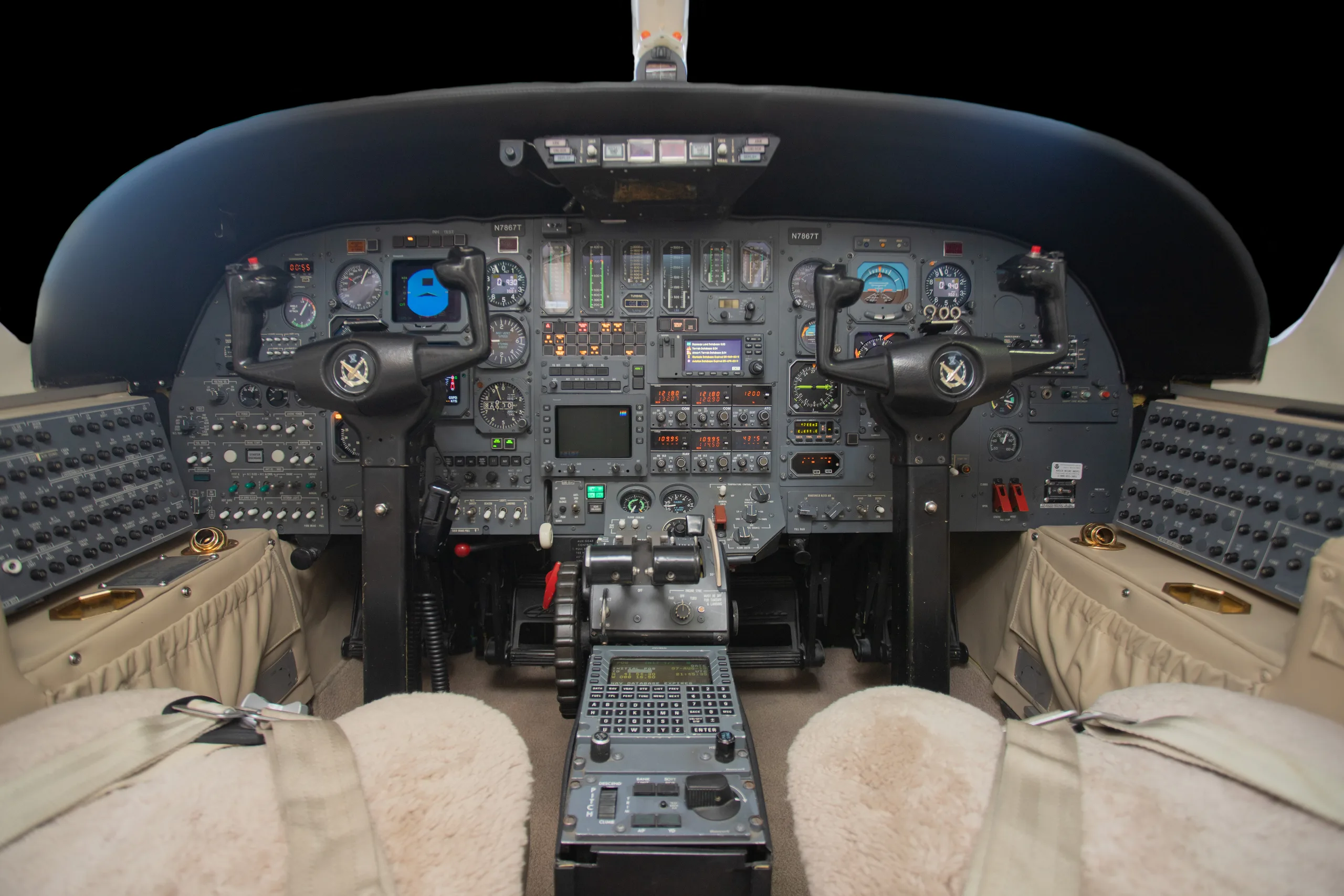 Cockpit and instrument panel of a Cessna Citation V.