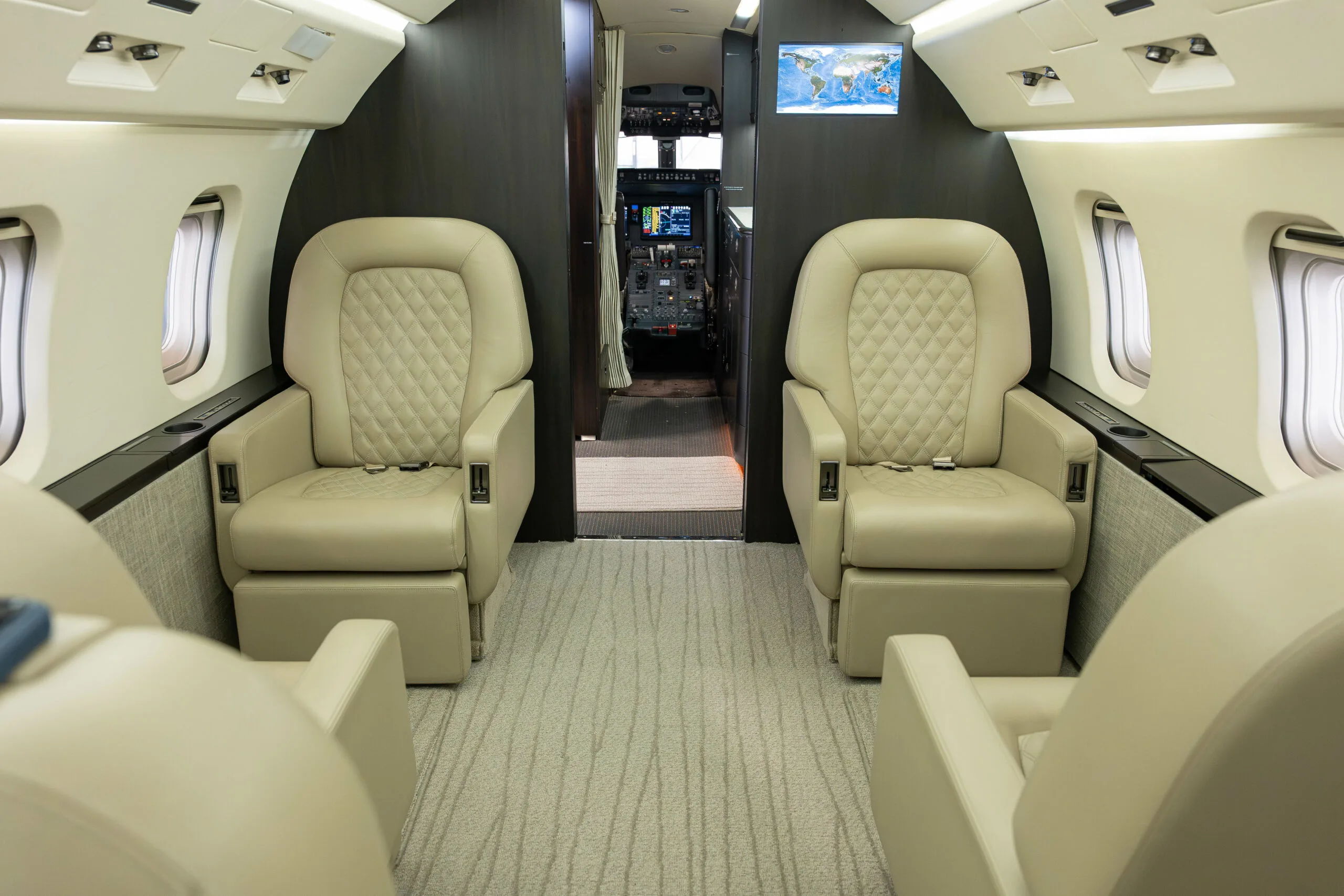 Cabin interior of a Bombardier Challenger 604.