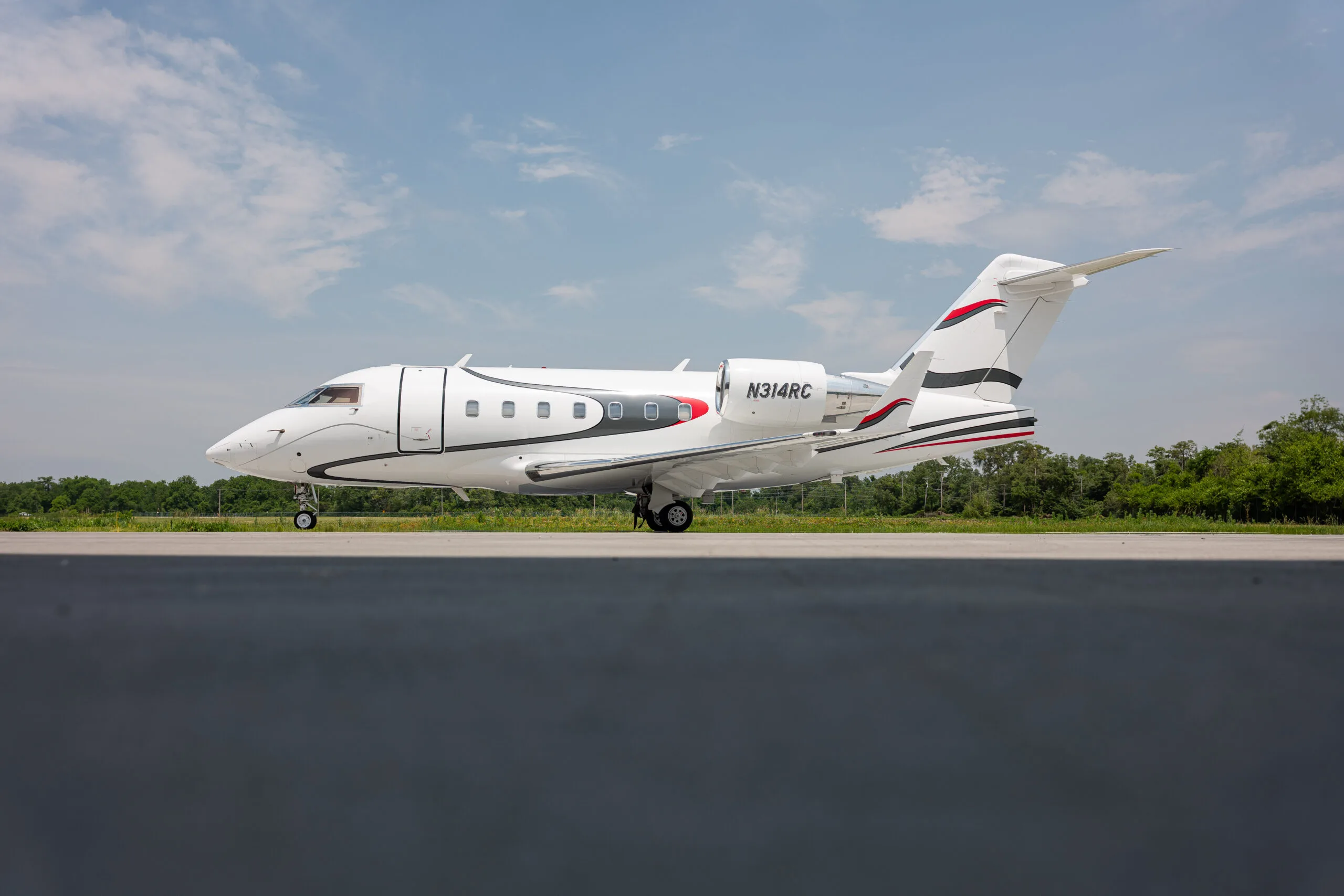 Bombardier Challenger 604