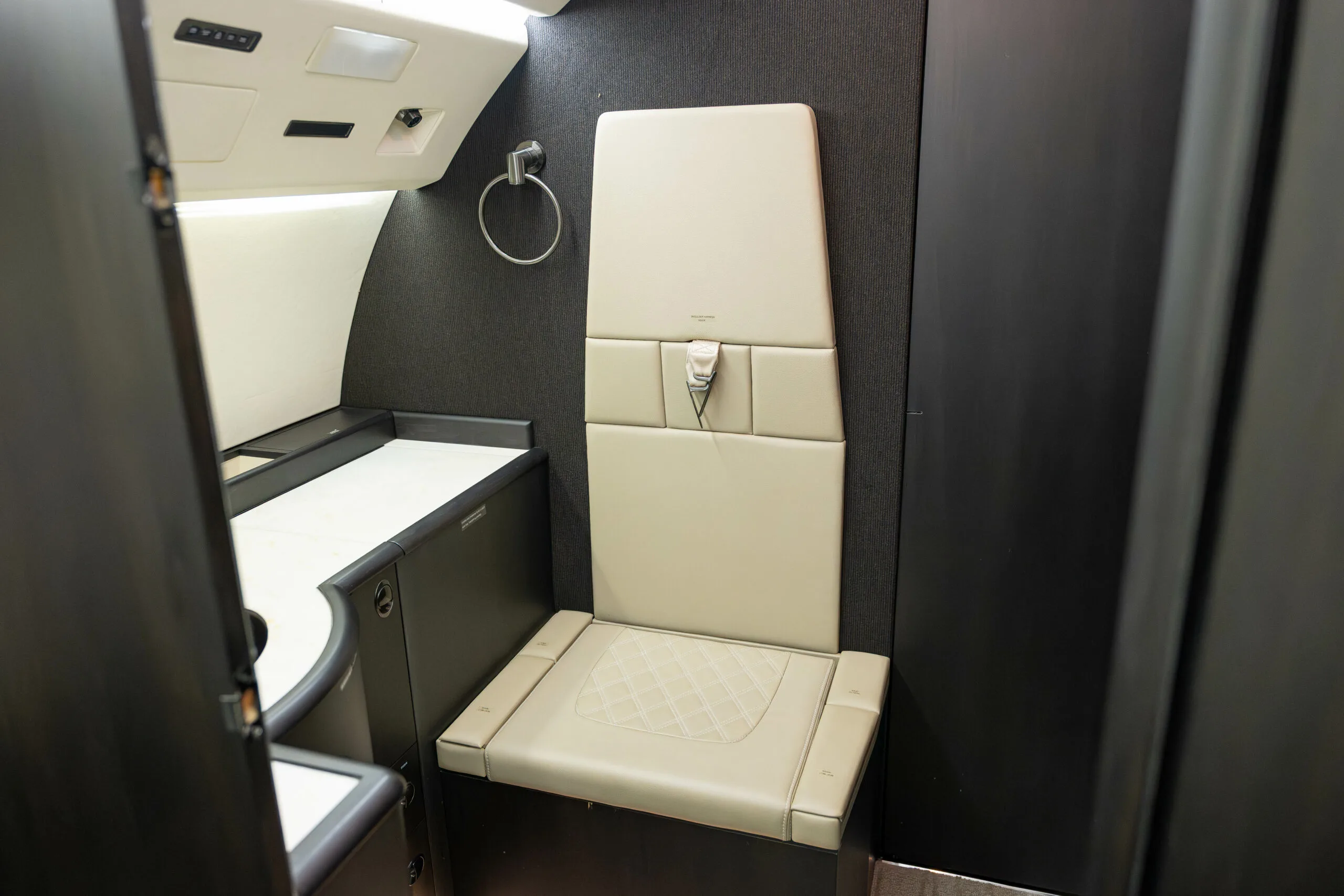 Cabin interior of a Bombardier Challenger 604.