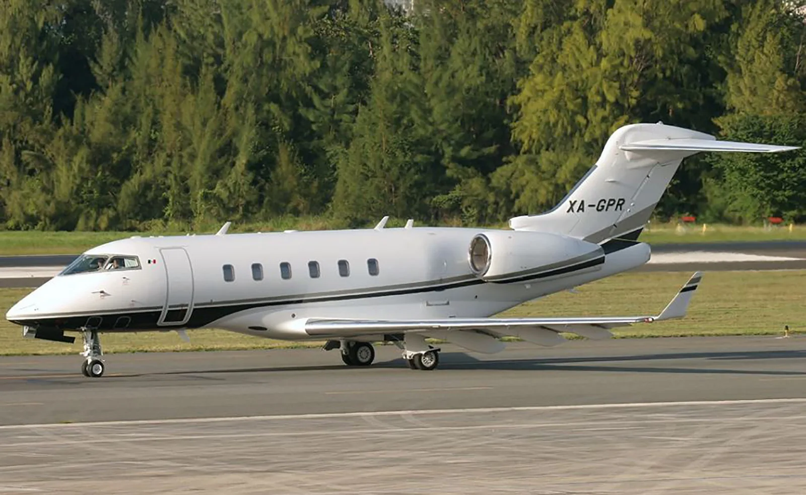 Challenger 300