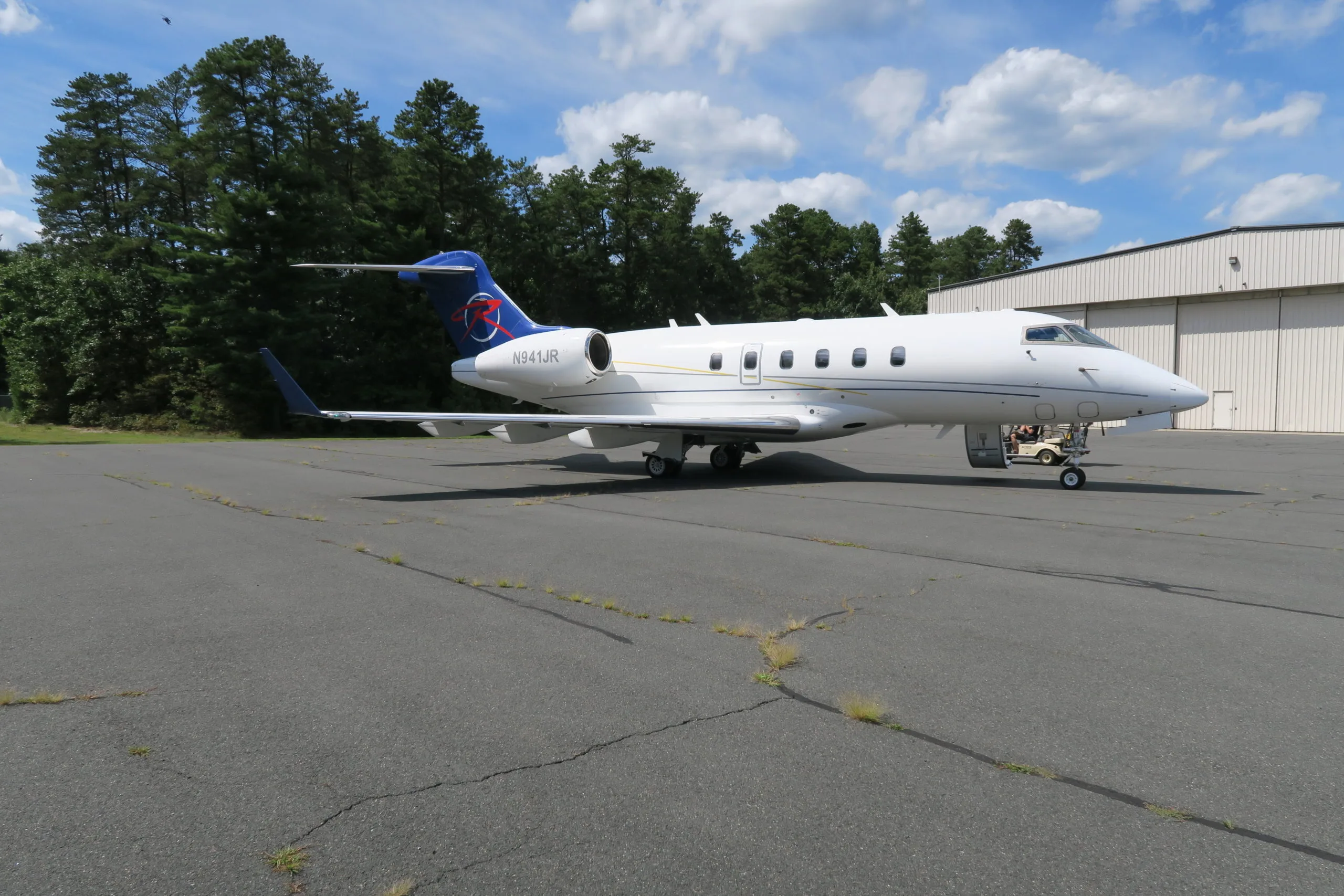 Challenger 300