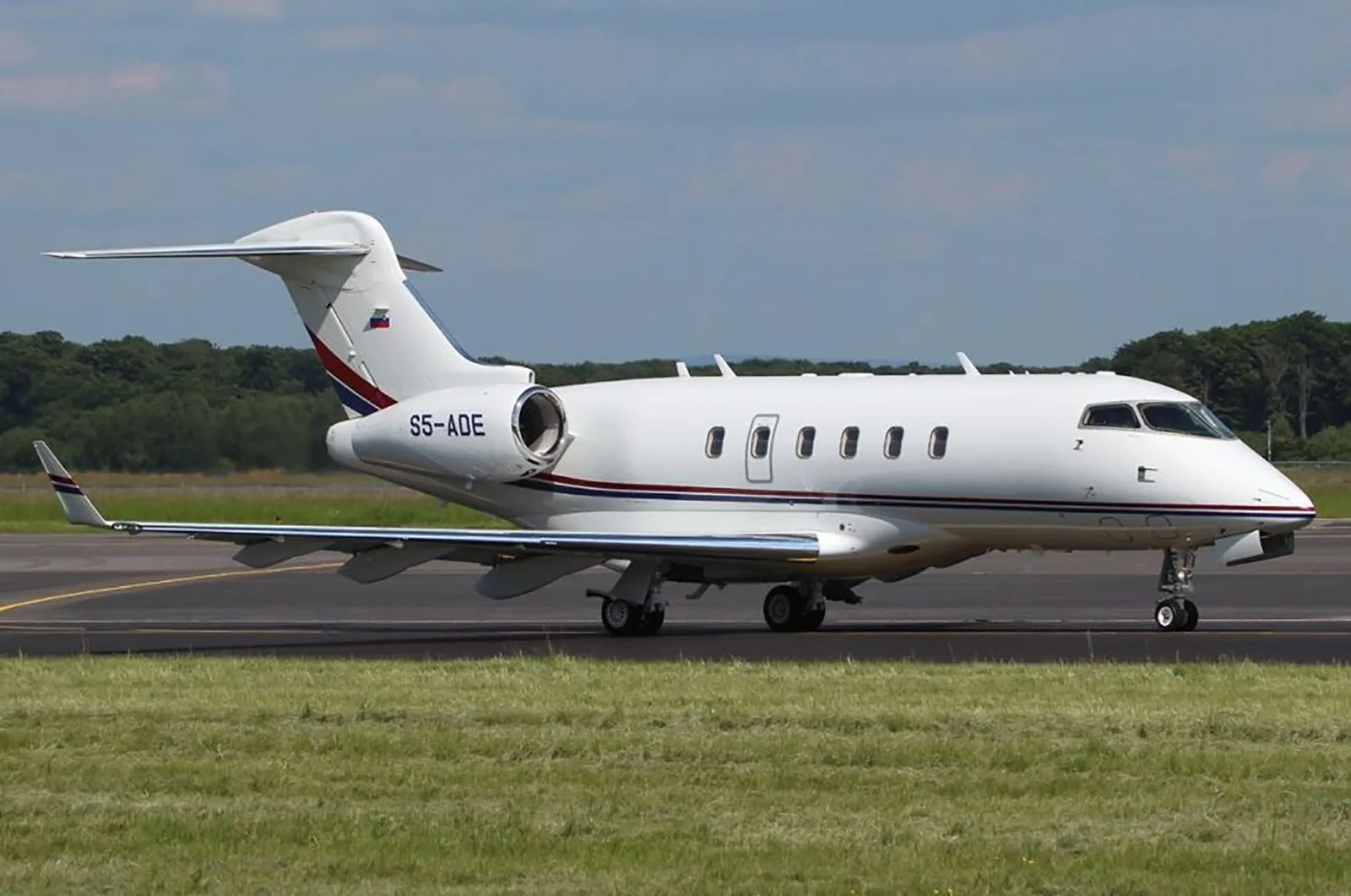 Challenger 300