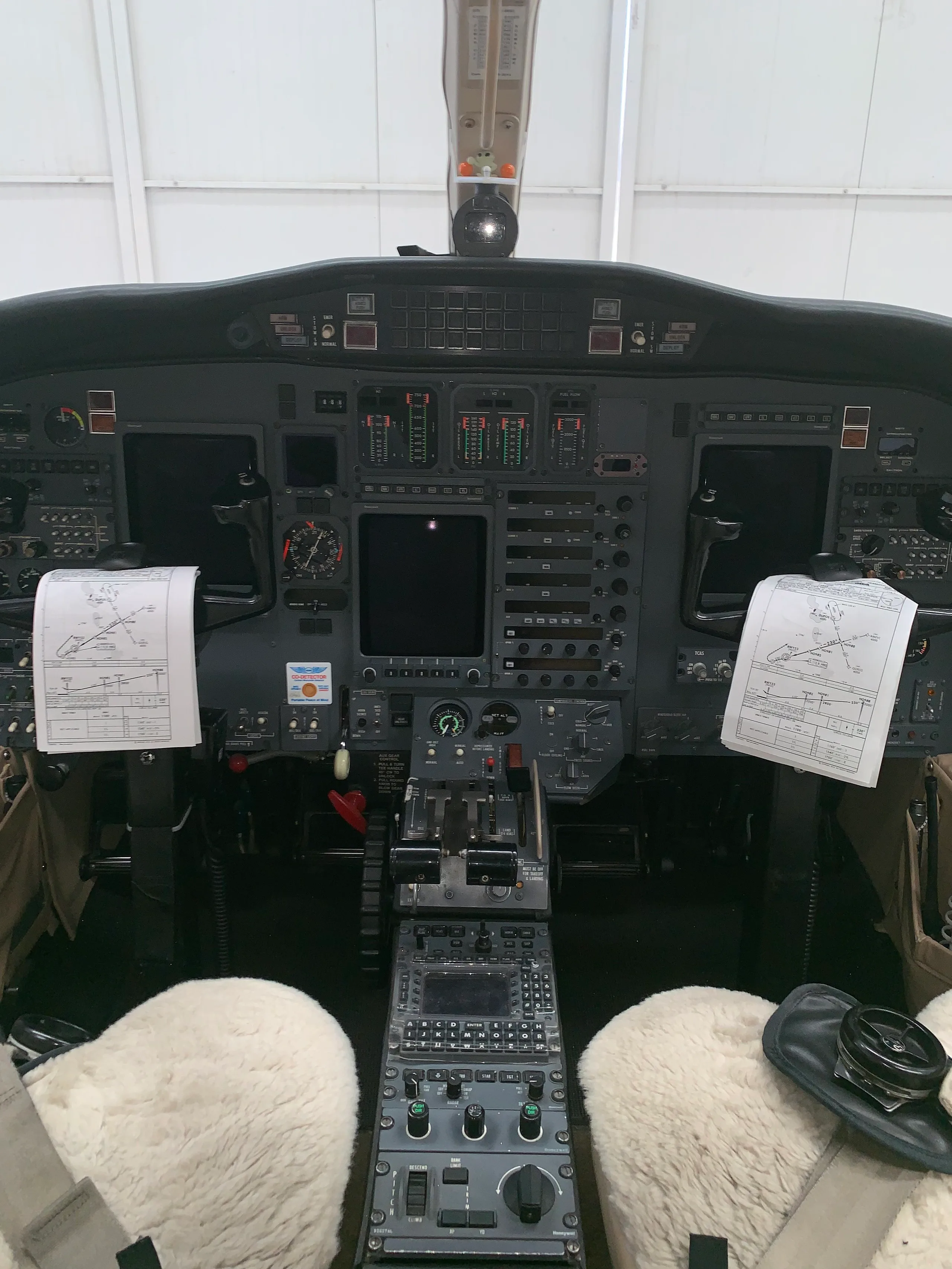 Cockpit and instrument panel of a Cessna Citation Bravo.