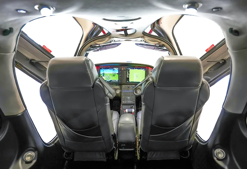 Cabin interior of a 2022 Cirrus SR22 G6.