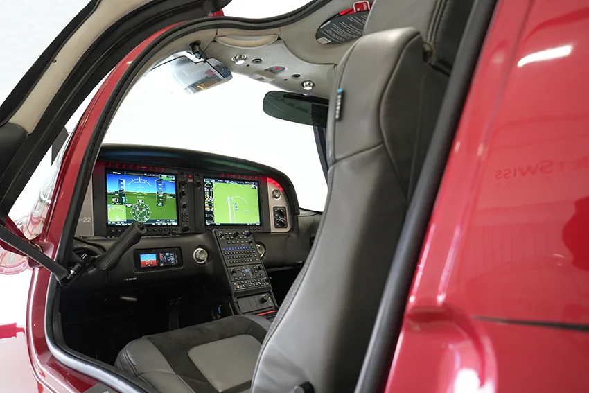 Cockpit and instrument panel of a 2022 Cirrus SR22 G6.