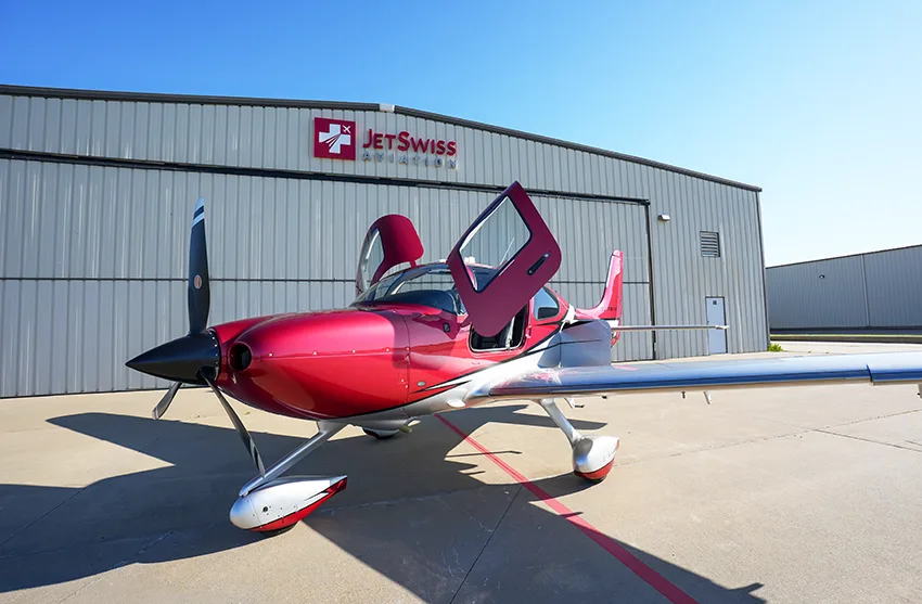 Exterior view of a 2022 Cirrus SR22 G6.