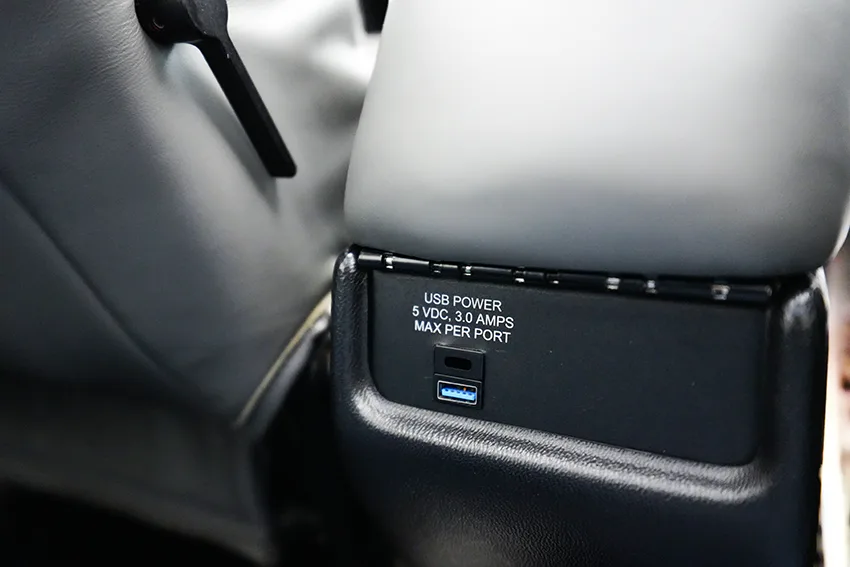 Avionics suite of a 2022 Cirrus SR22 G6.