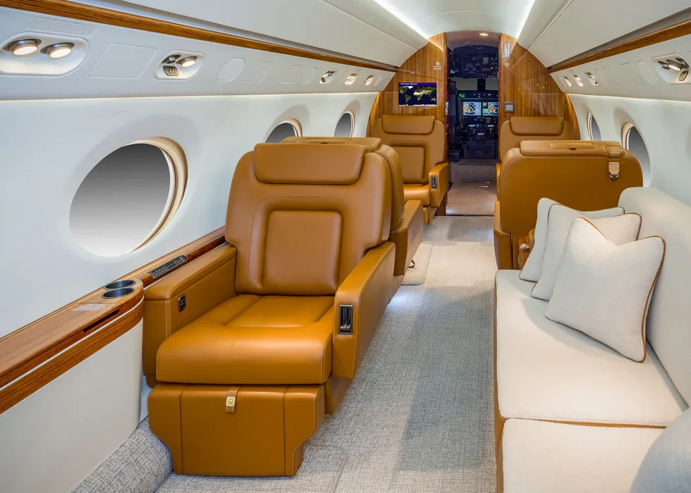 Cabin interior of a Gulfstream G450.