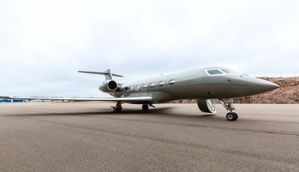 Exterior view of a Gulfstream Honeywell HGT400.