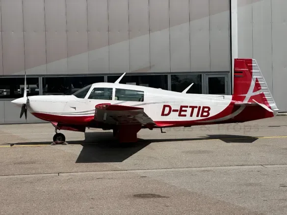 Exterior view of a 1974 Beechcraft 95 b55 baron 102.