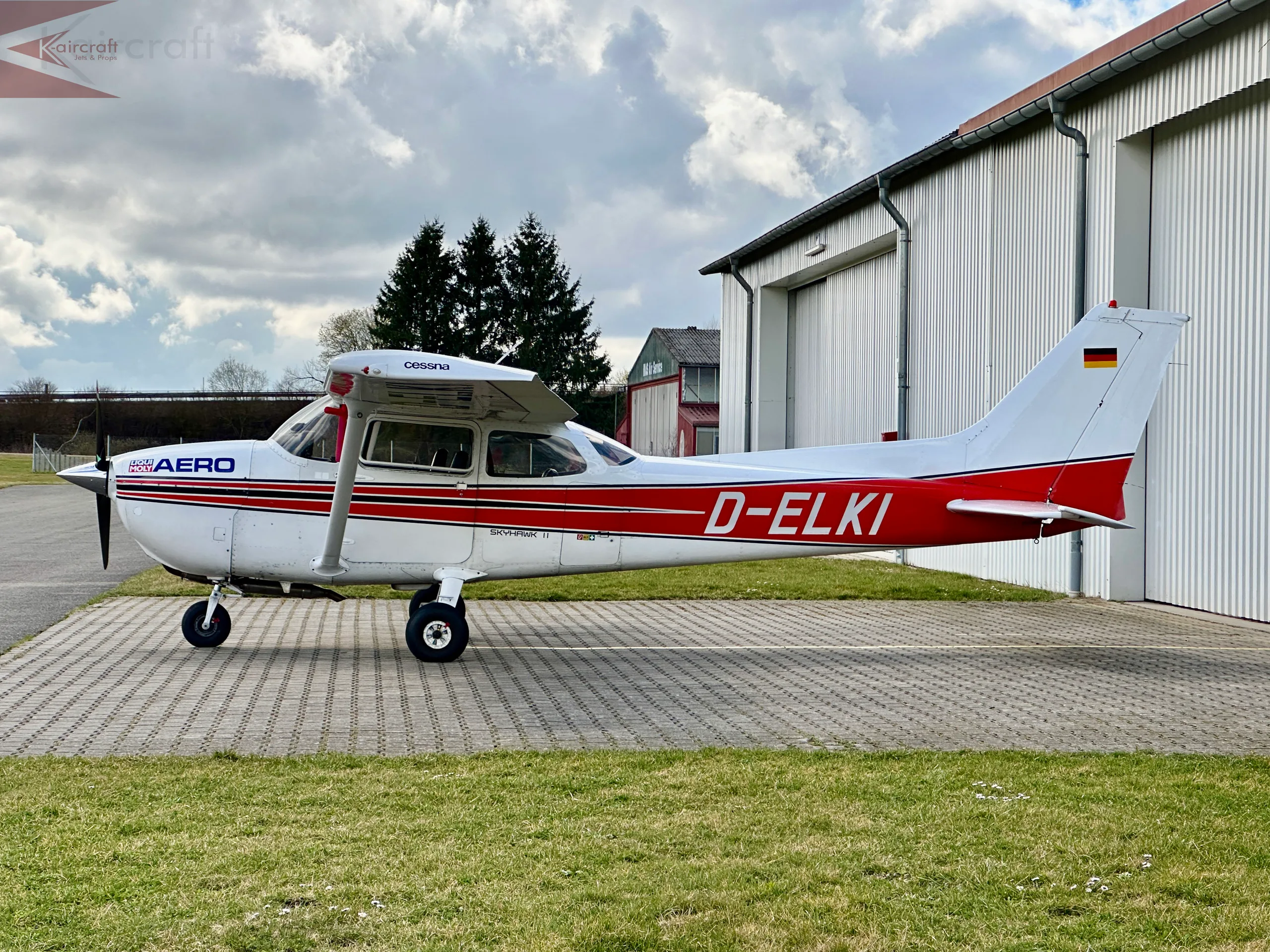 Exterior view of a 1979 Cessna 172n 421.