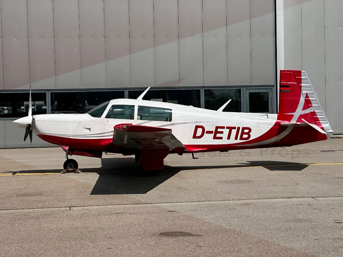 Exterior view of a 1980 Mooney m20k 361.
