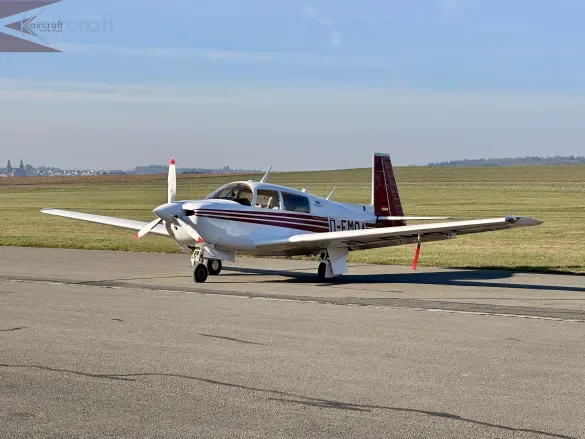 Exterior view of a 1980 Piper pa 28rt 201t turbo arrow iv 266.