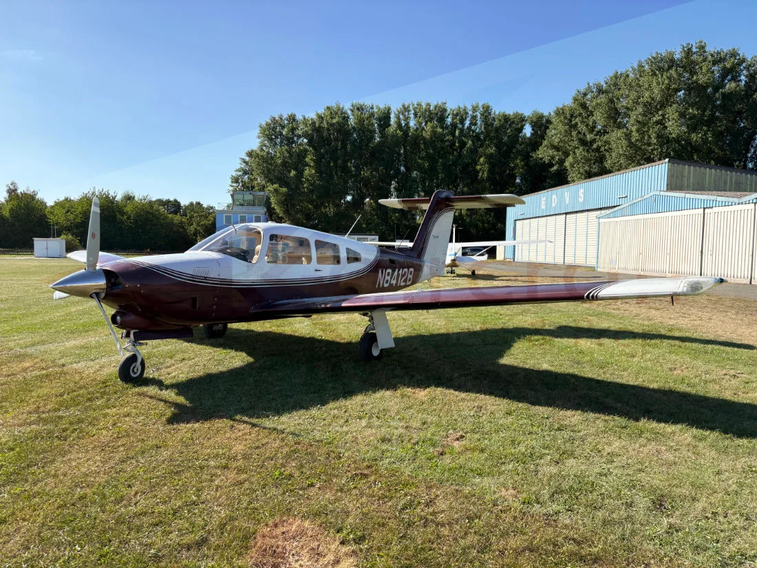 Exterior view of a 1981 Piper pa 28rt 201t turbo arrow iv 387.