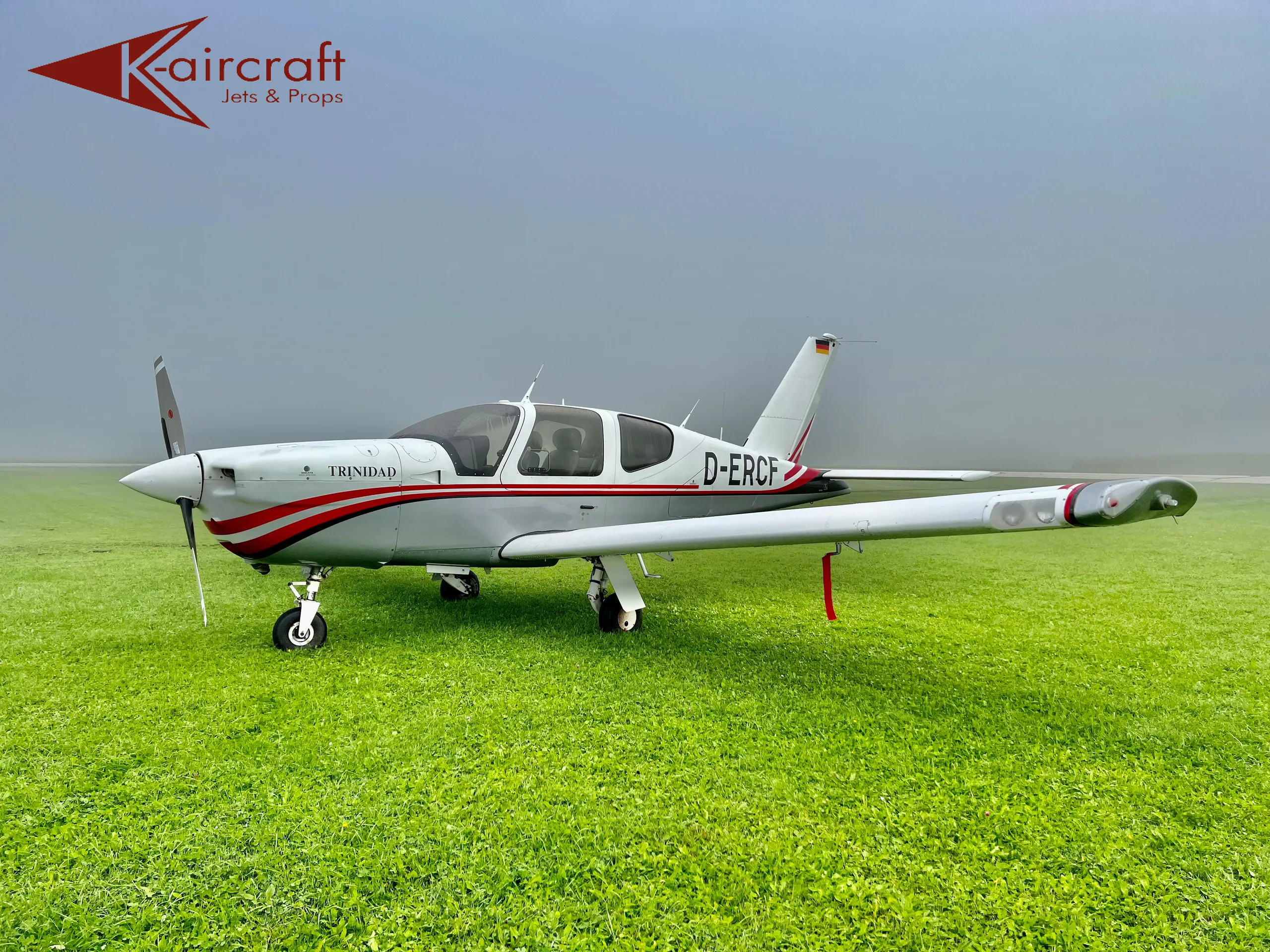 Exterior view of a 2000 Socata tb20 trinidad 142.