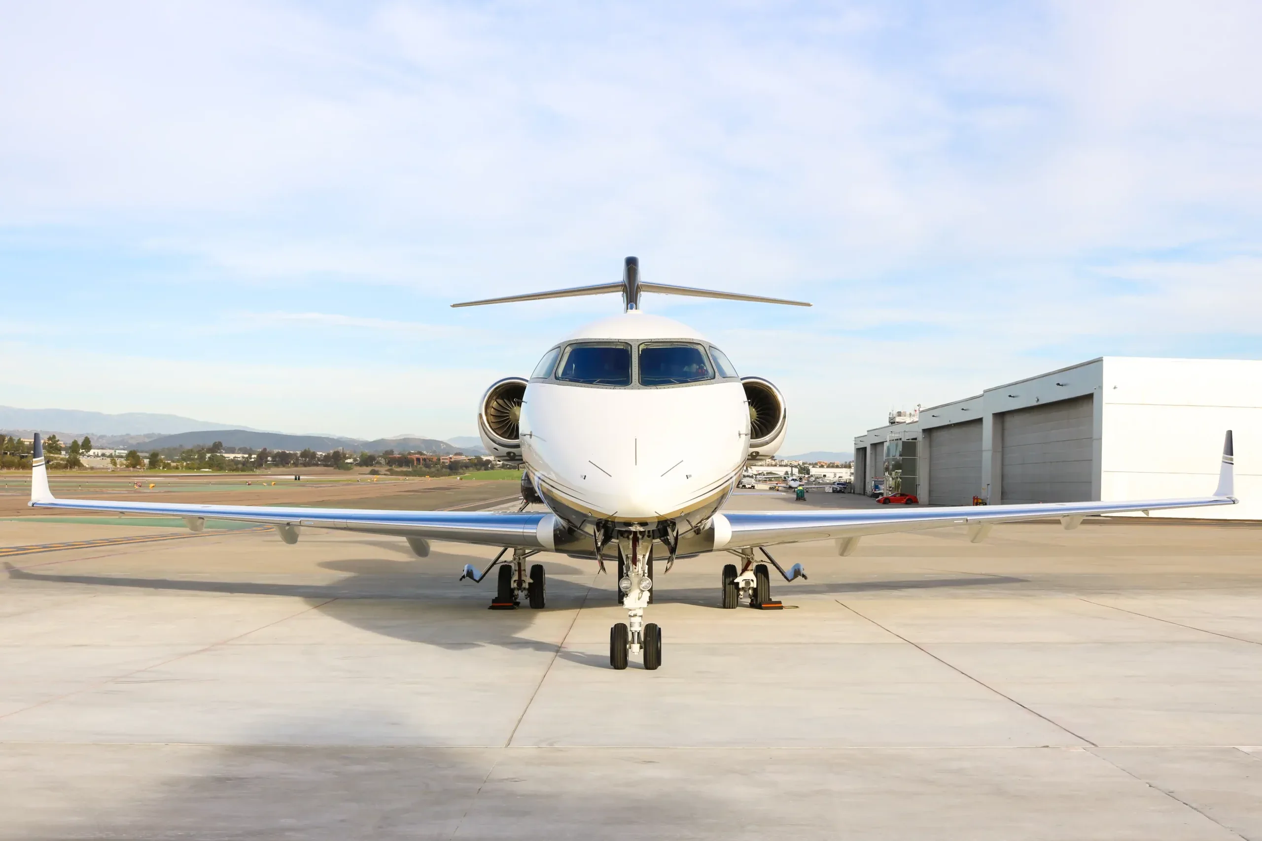 Exterior view of a 2009 Bombardier Challenger 300, N423JG.