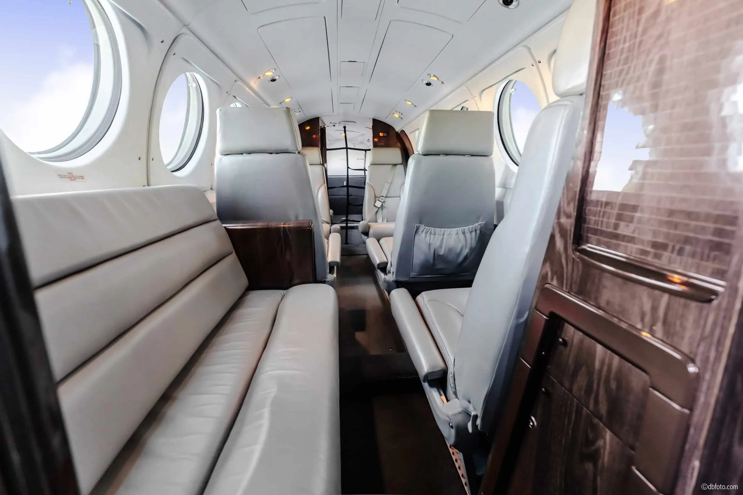Cabin interior of a 1991 Beechcraft KING AIR B200 SN #BB-1393 | Leviate Air Group.
