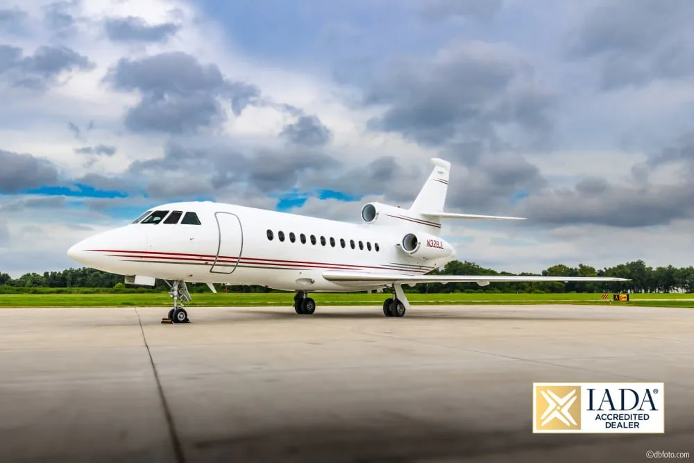 Exterior view of a 1996 Dassault FALCON 900B | Leviate Air Group.