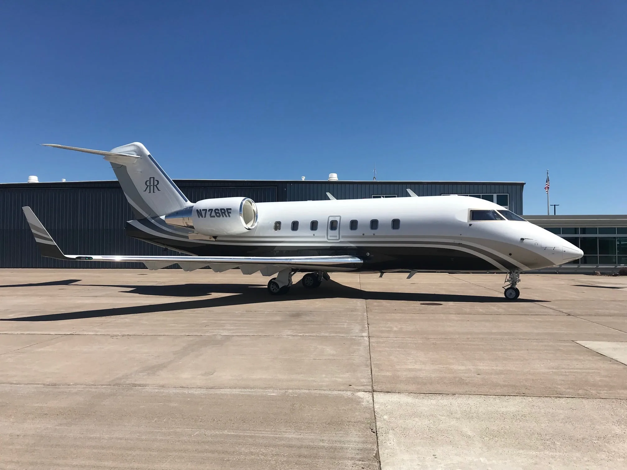 2000 Bombardier Challenger 604 | Leviate Air Group