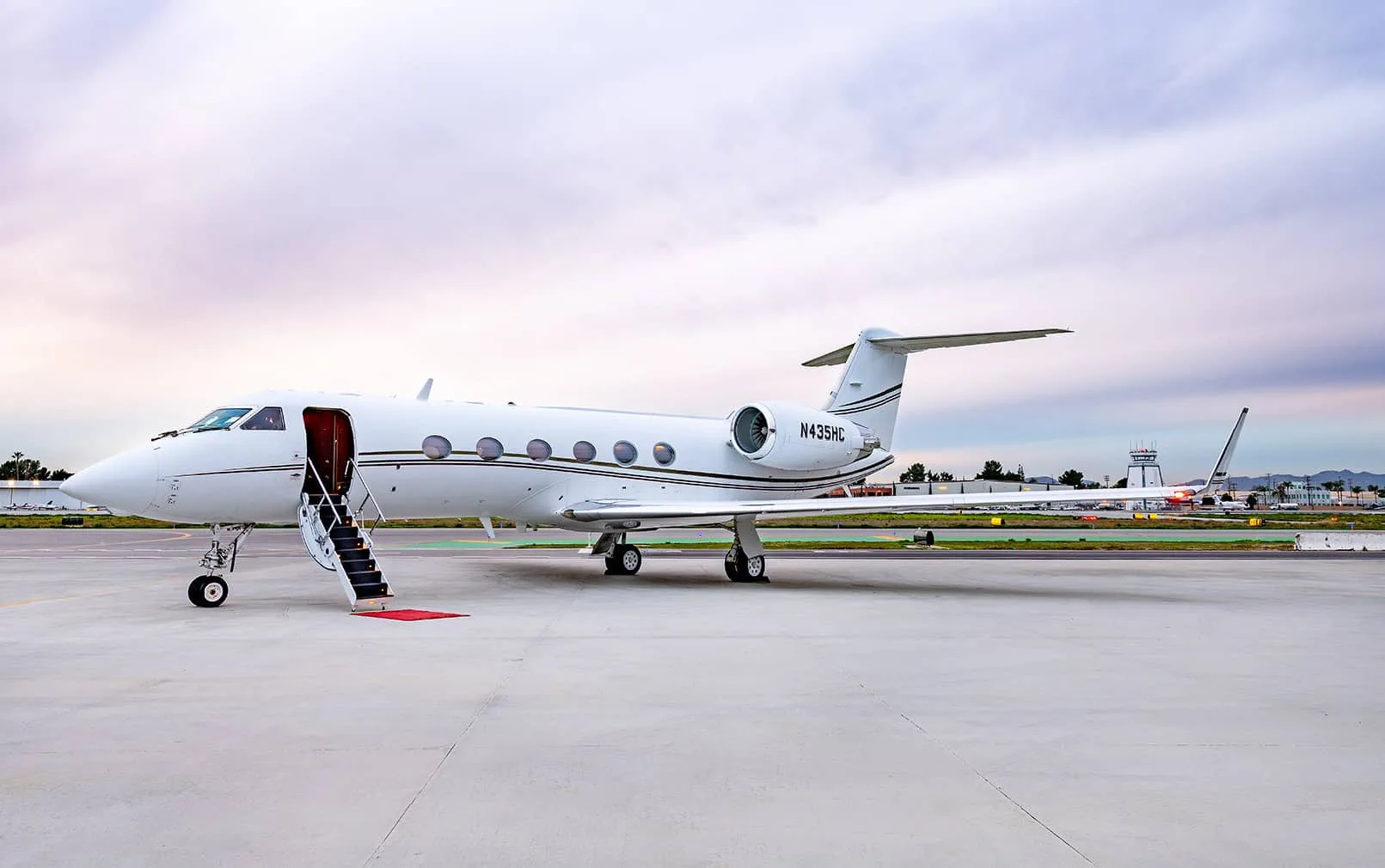 Exterior view of a 2001 Gulfstream G-IVSP 1450 | Leviate Air Group.