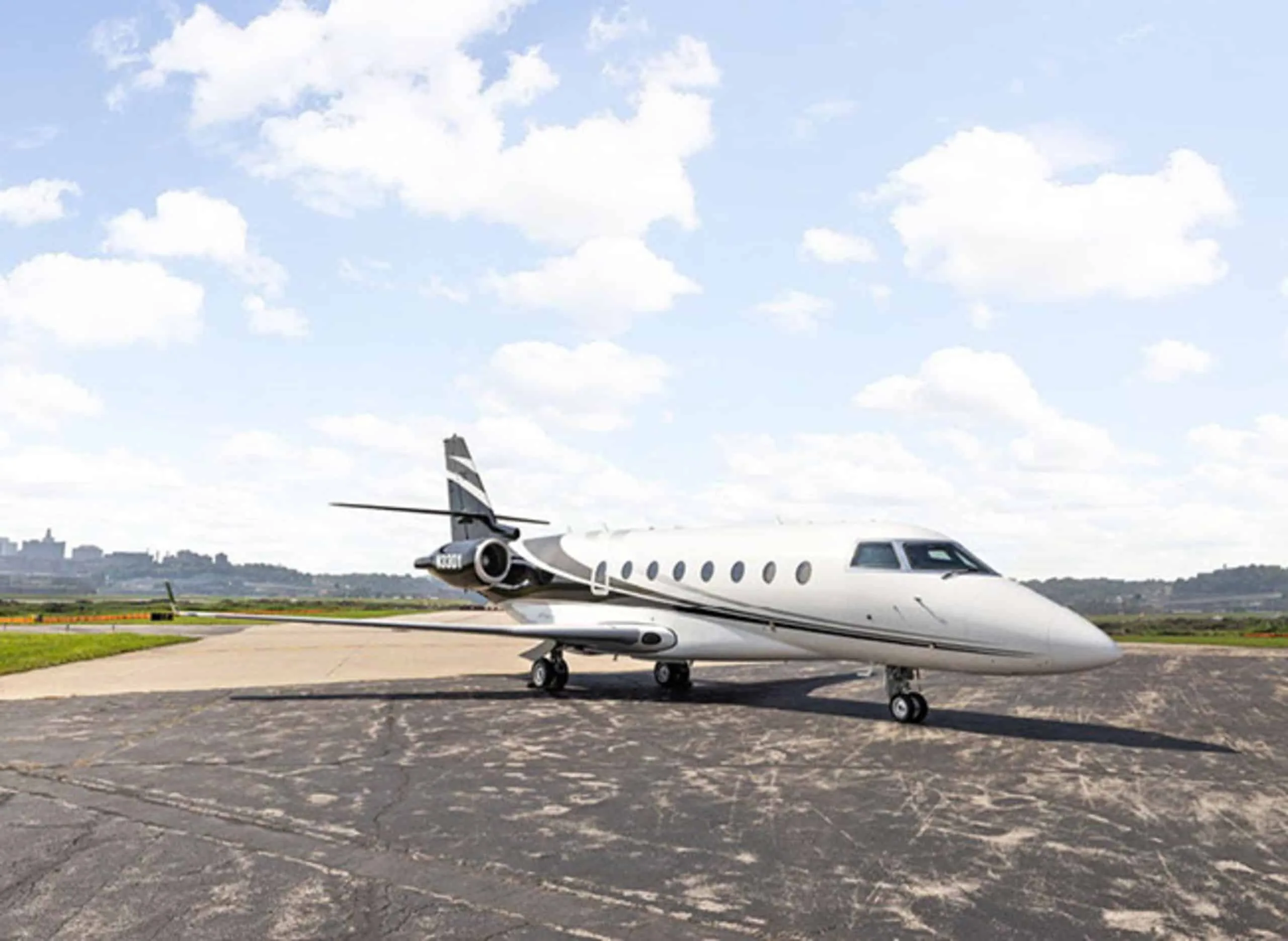 Exterior view of a 2004 Gulfstream G200 | Leviate Air Group.