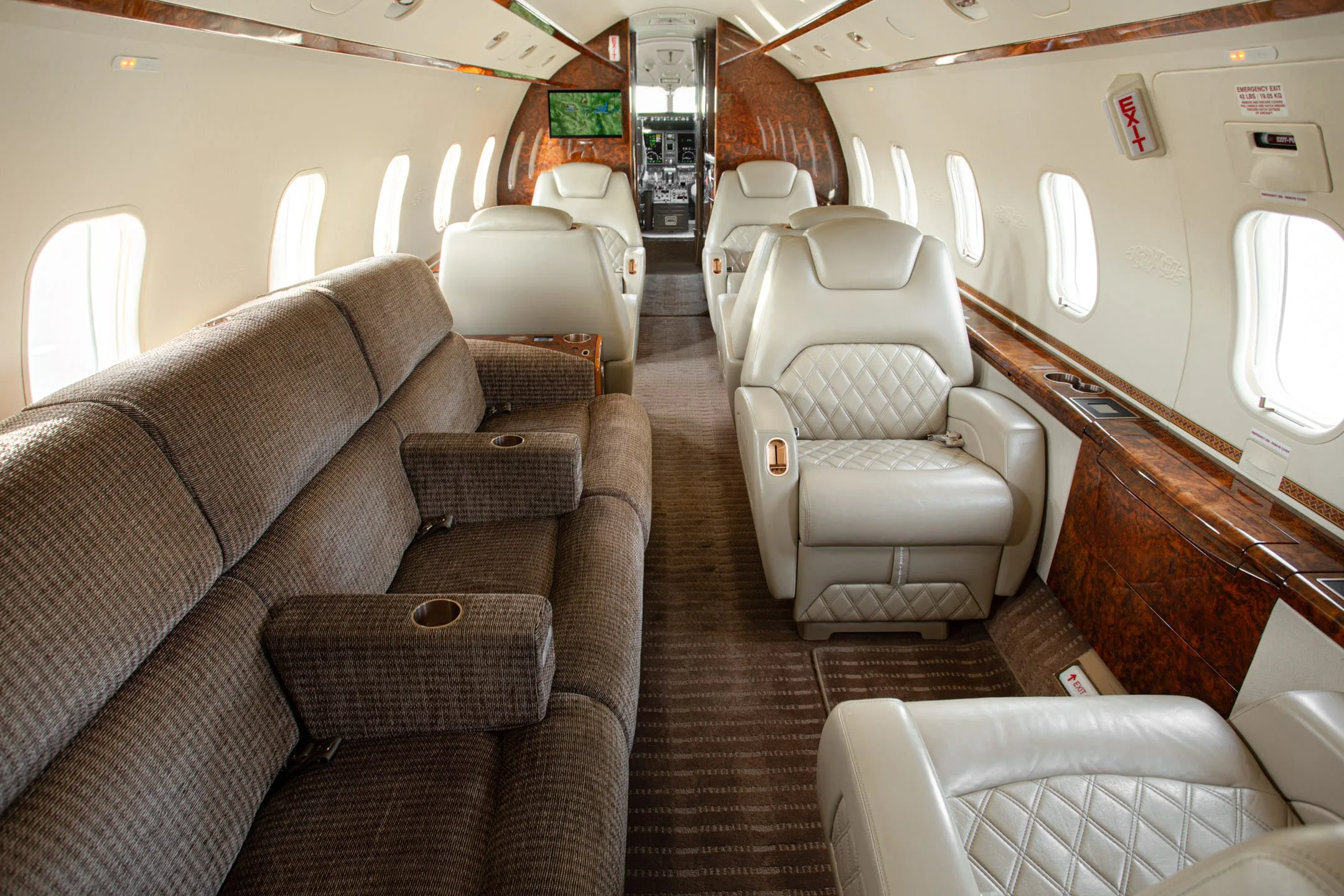 Cabin interior of a 2009 Bombardier CHALLENGER 300.
