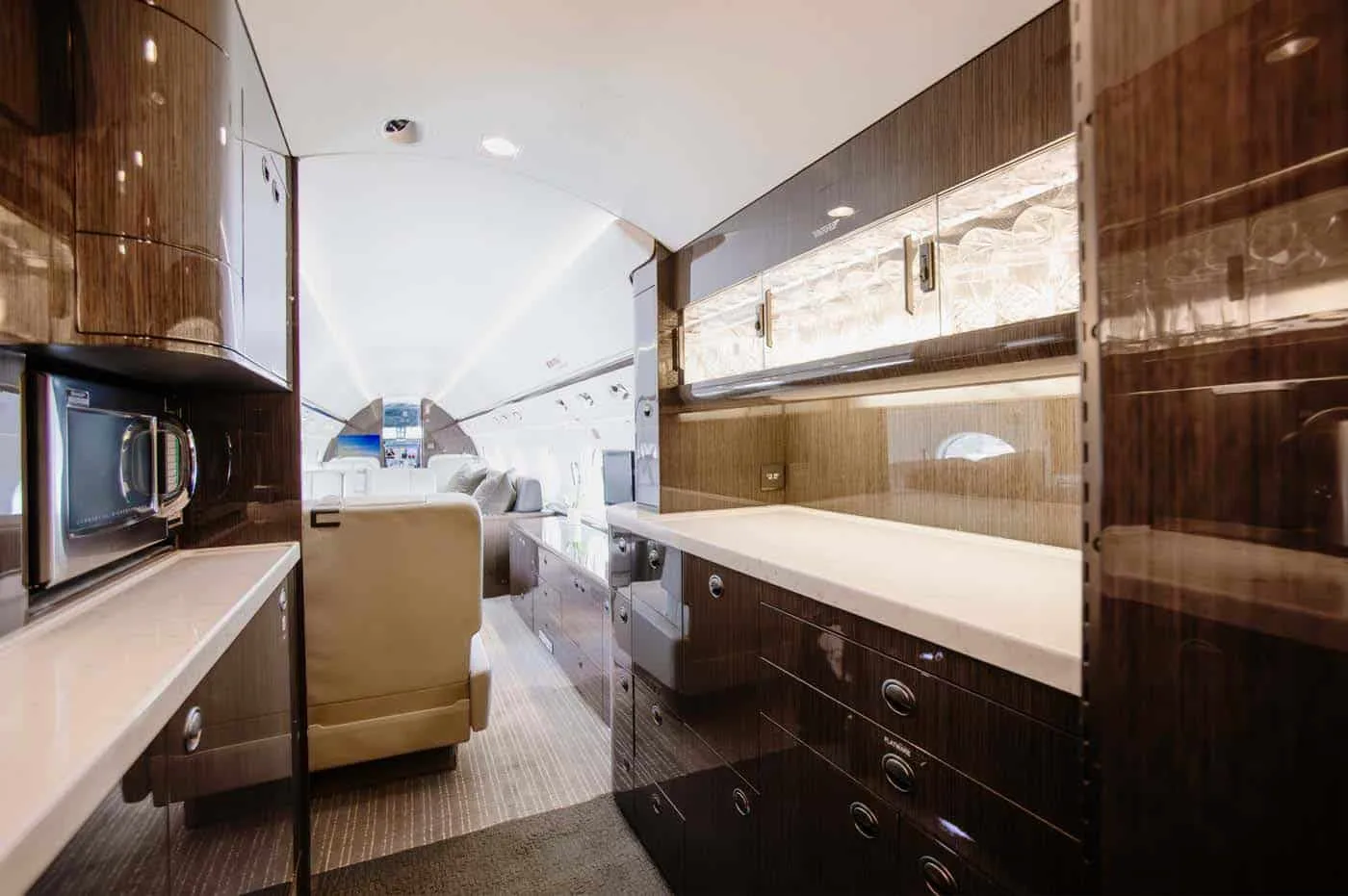 Cabin interior of a 2014 Gulfstream G450 - SN: 4275 | Leviate Air Group.