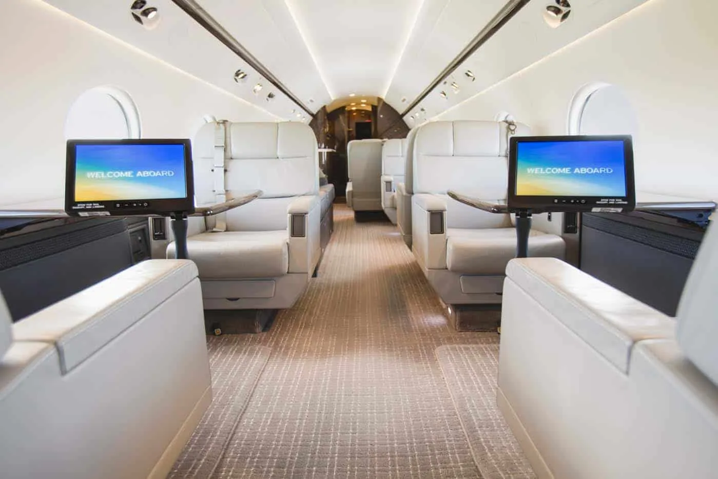 Cabin interior of a 2014 Gulfstream G450 - SN: 4275 | Leviate Air Group.