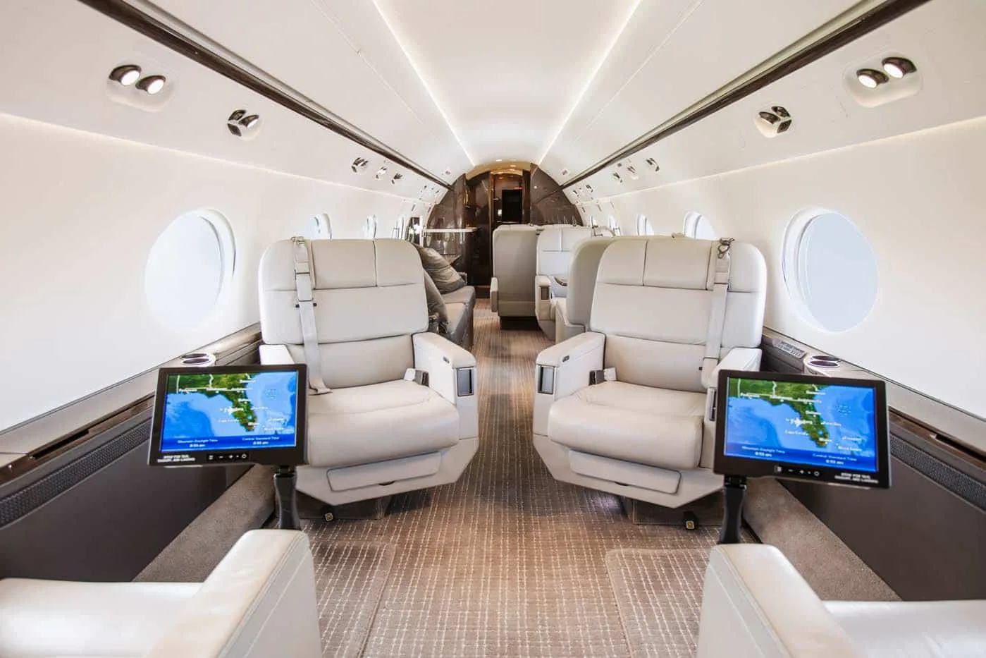 Cabin interior of a 2014 Gulfstream G450 - SN: 4275 | Leviate Air Group.