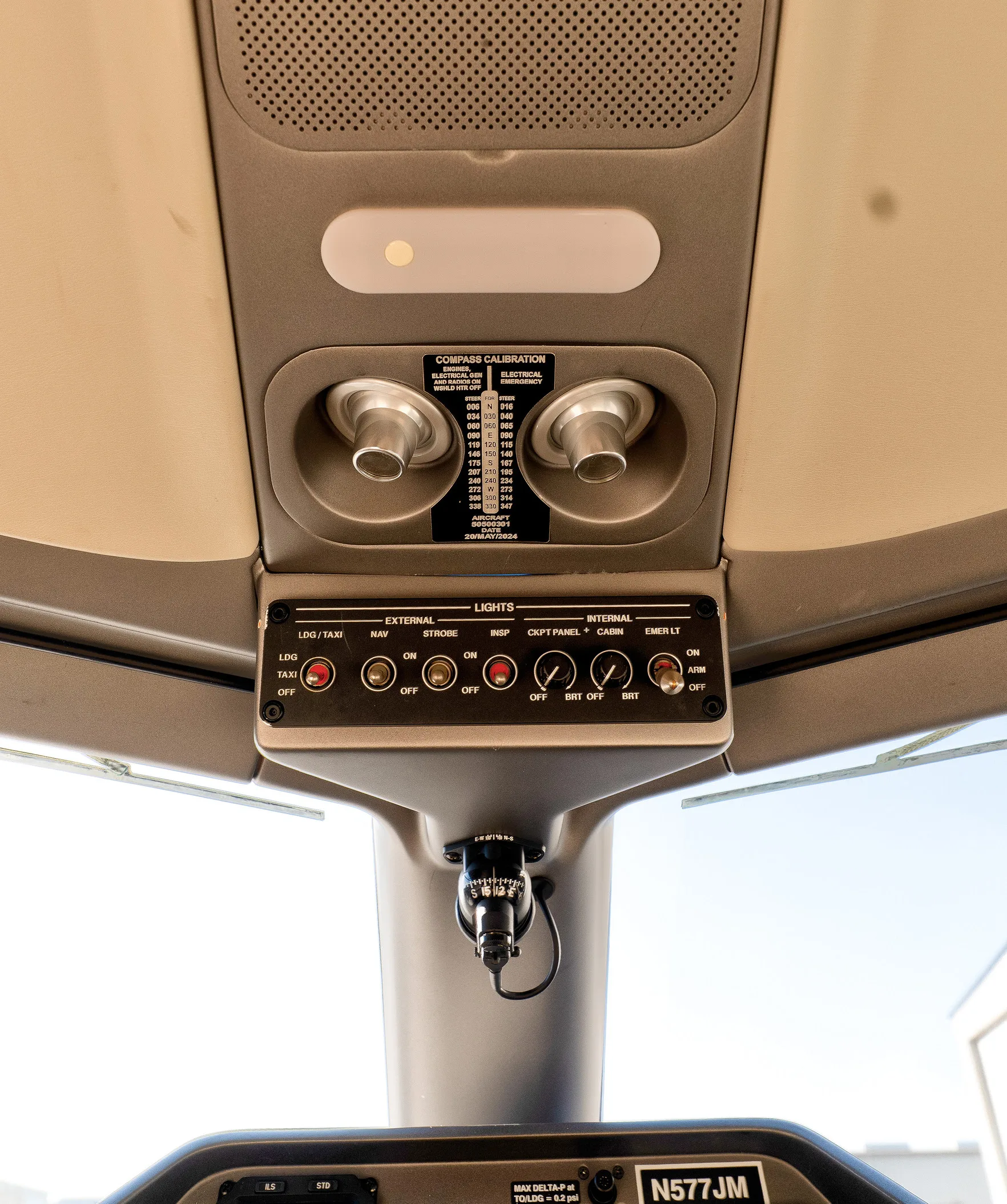 Cockpit and instrument panel of a 2015 Embraer PHENOM 300 | Leviate Air Group.