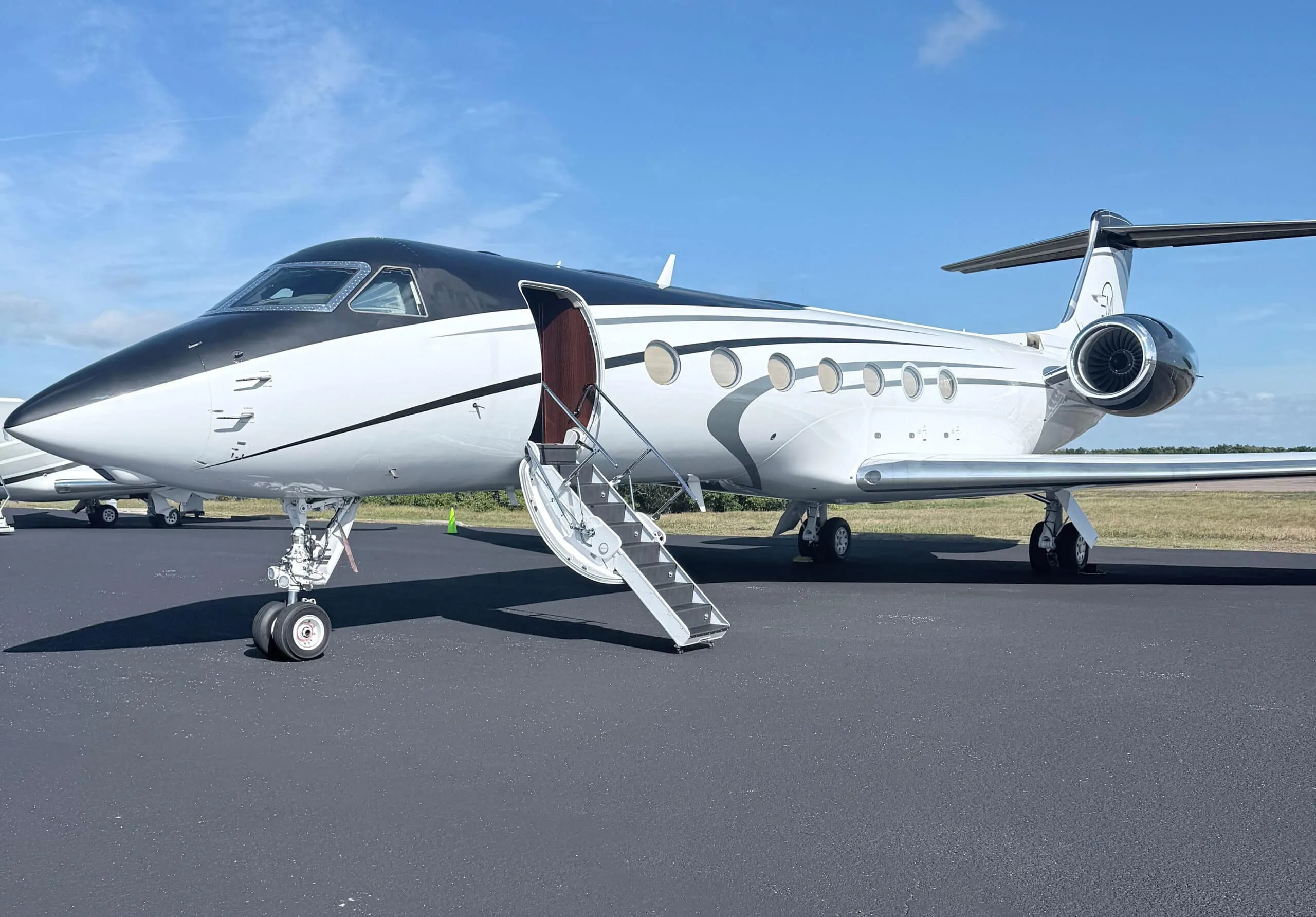 Exterior view of a 2016 Gulfstream G550 | Leviate Air Group.