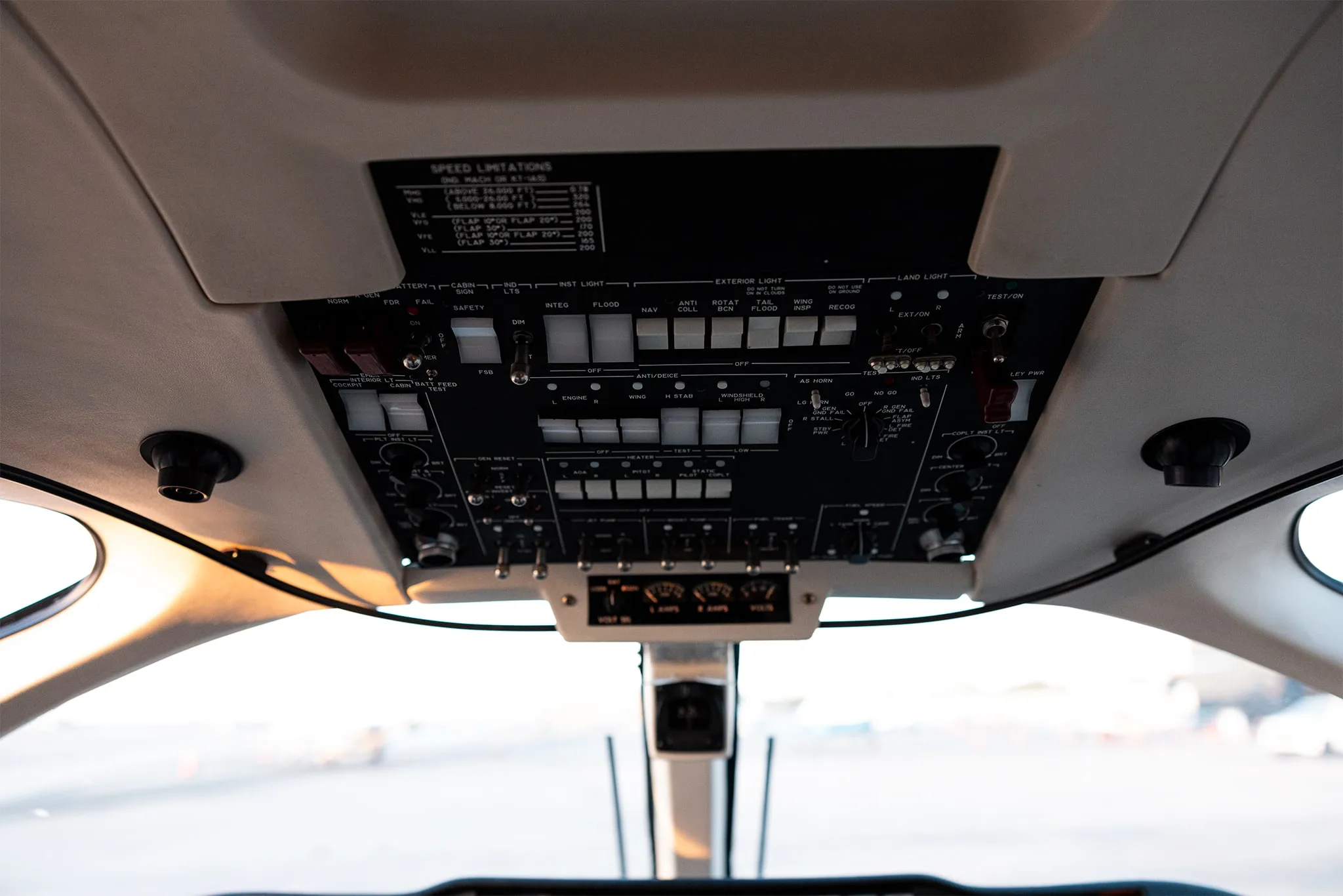 Cockpit and instrument panel of a 2016 Hawker 400XPR - SN:.