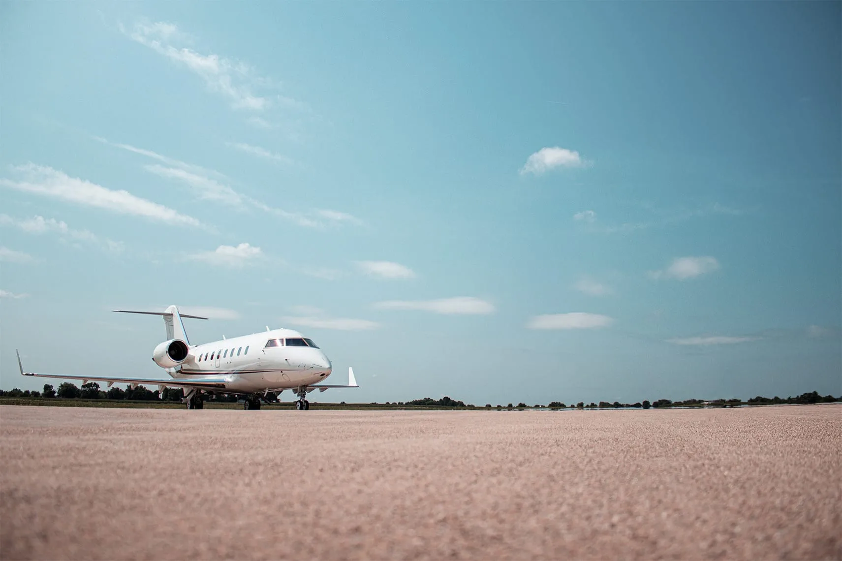 Exterior view of a 2017 Bombardier Challenger 650 — SN: 6099.