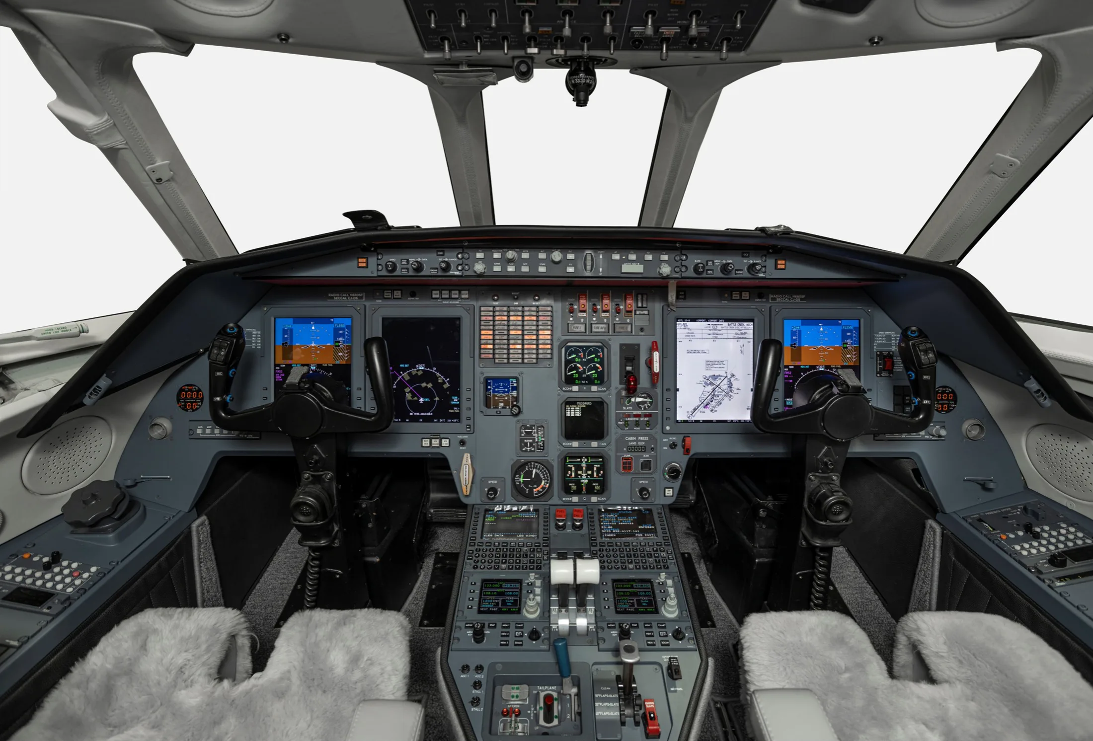 Cockpit and instrument panel of a 1999 Dassault Falcon 2000.