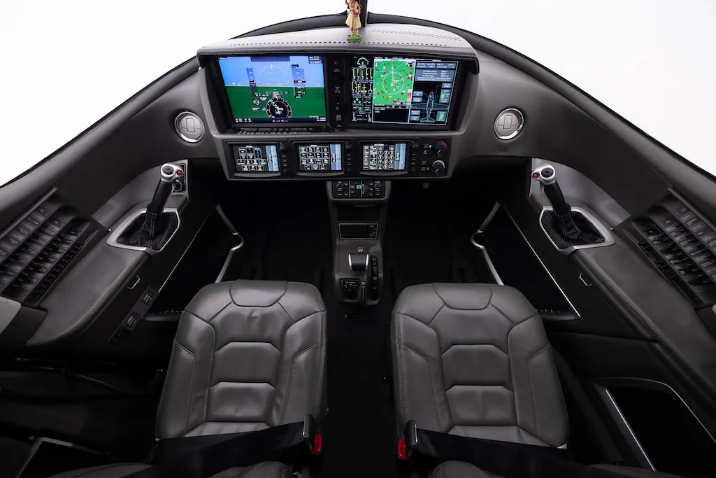Cockpit and instrument panel of a 2018 Cirrus SF50 Vision Jet.
