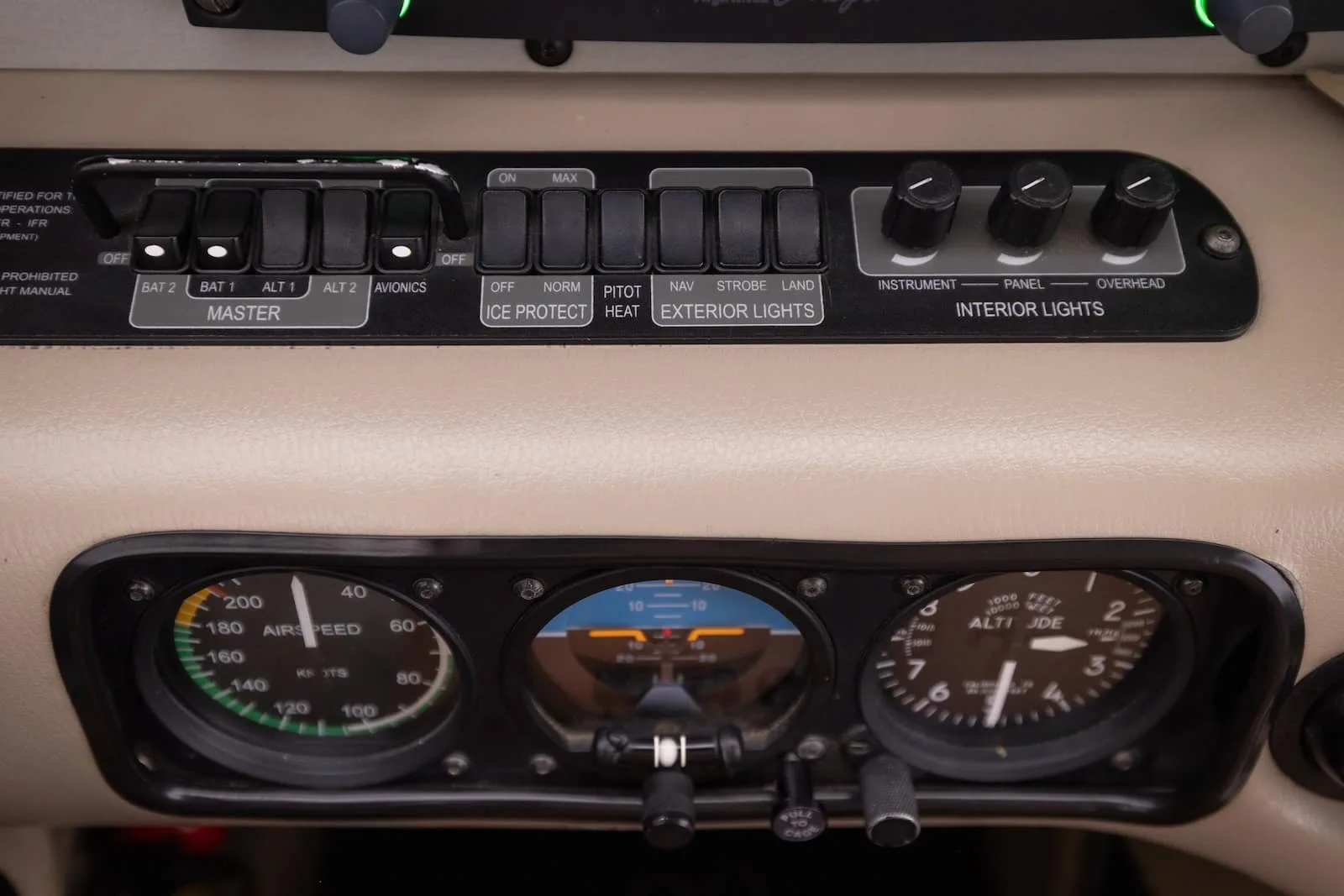 Avionics suite of a 2004 Cirrus SR22 G2.