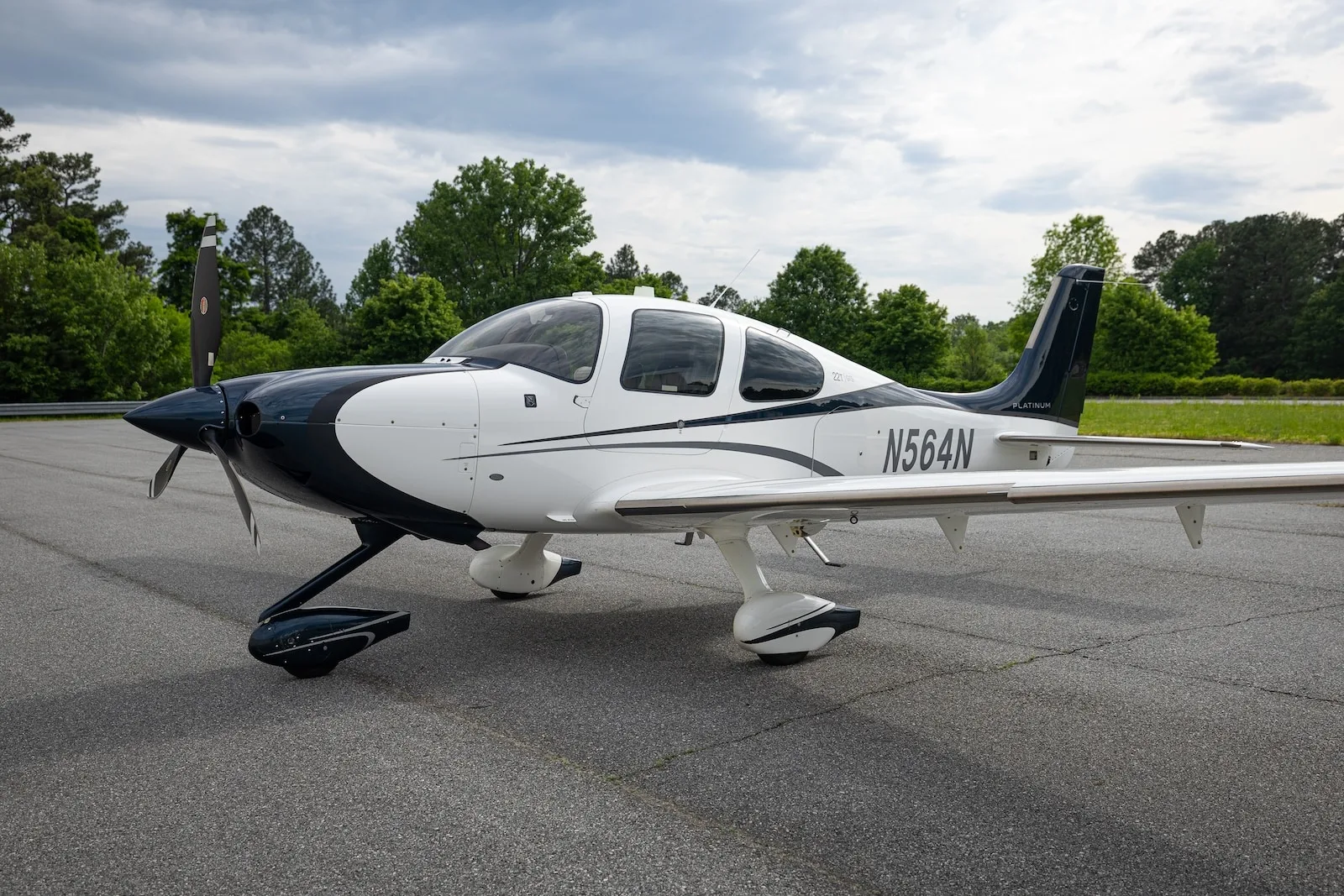 Cabin interior of a 2014 Cirrus SR22T G5 GTS.