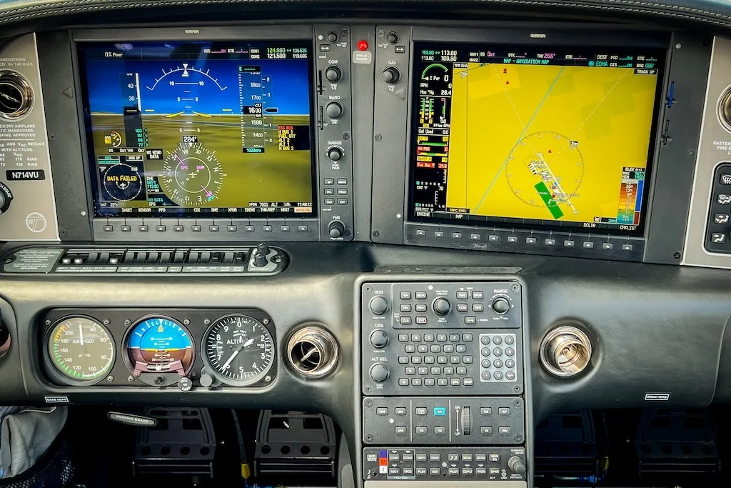 Avionics suite of a 2013 Cirrus SR22T G5 GTS.