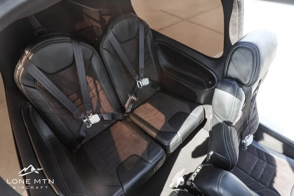 Cabin interior of a 2003 Cirrus SR22.