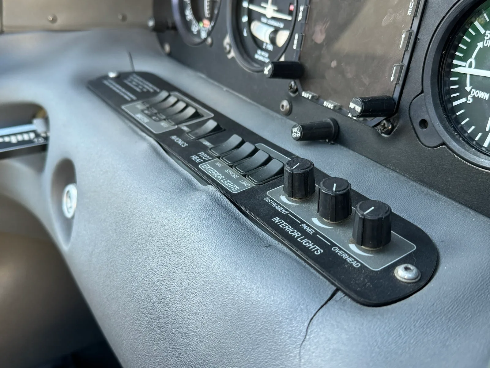 Avionics suite of a 2002 Cirrus SR22.