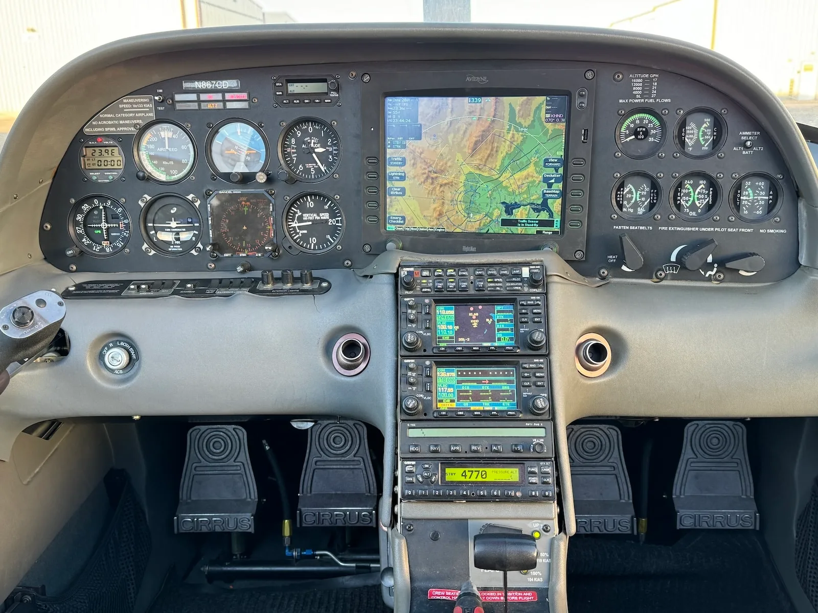 Cockpit and instrument panel of a 2002 Cirrus SR22.