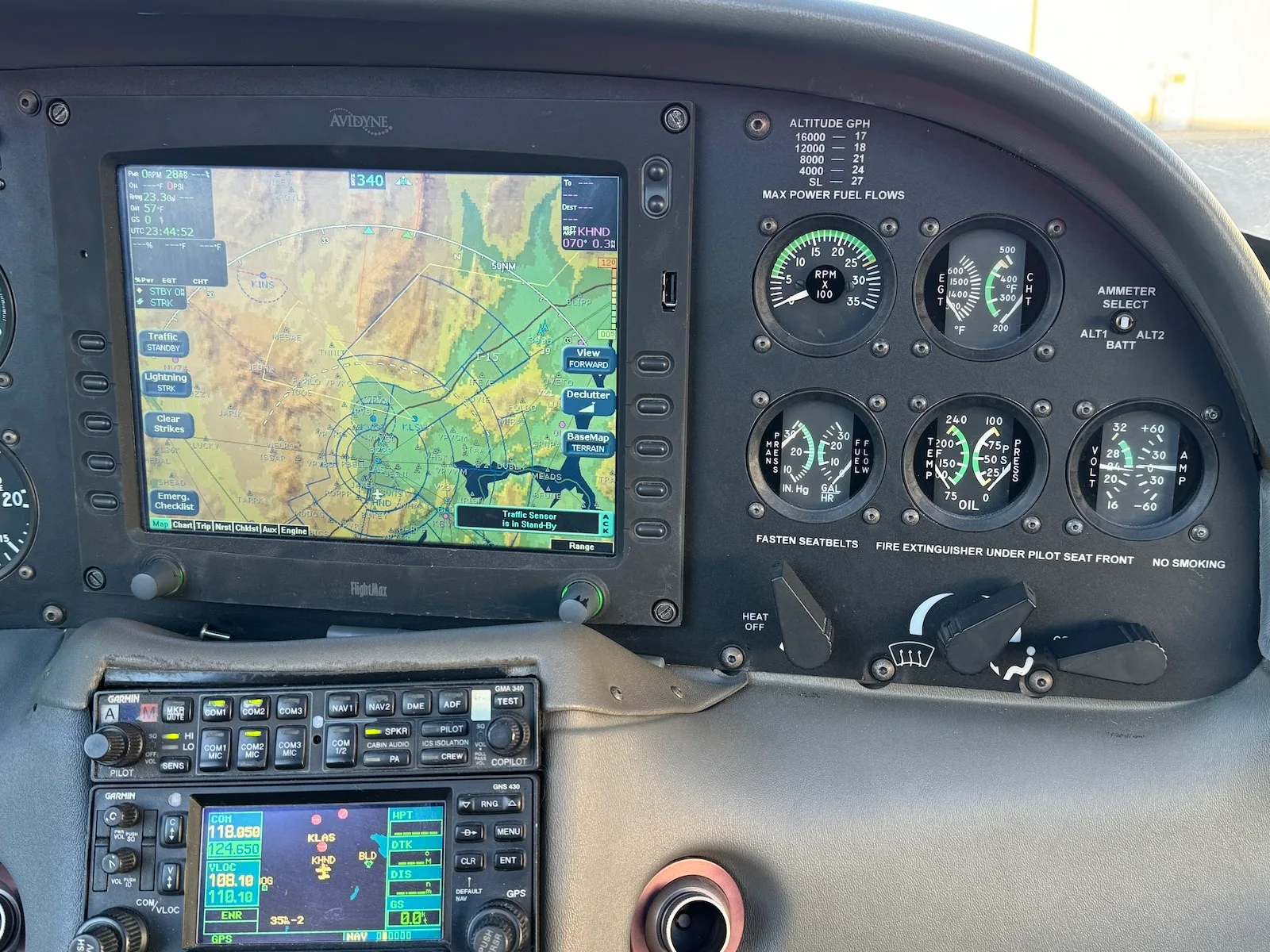 Avionics suite of a 2002 Cirrus SR22.